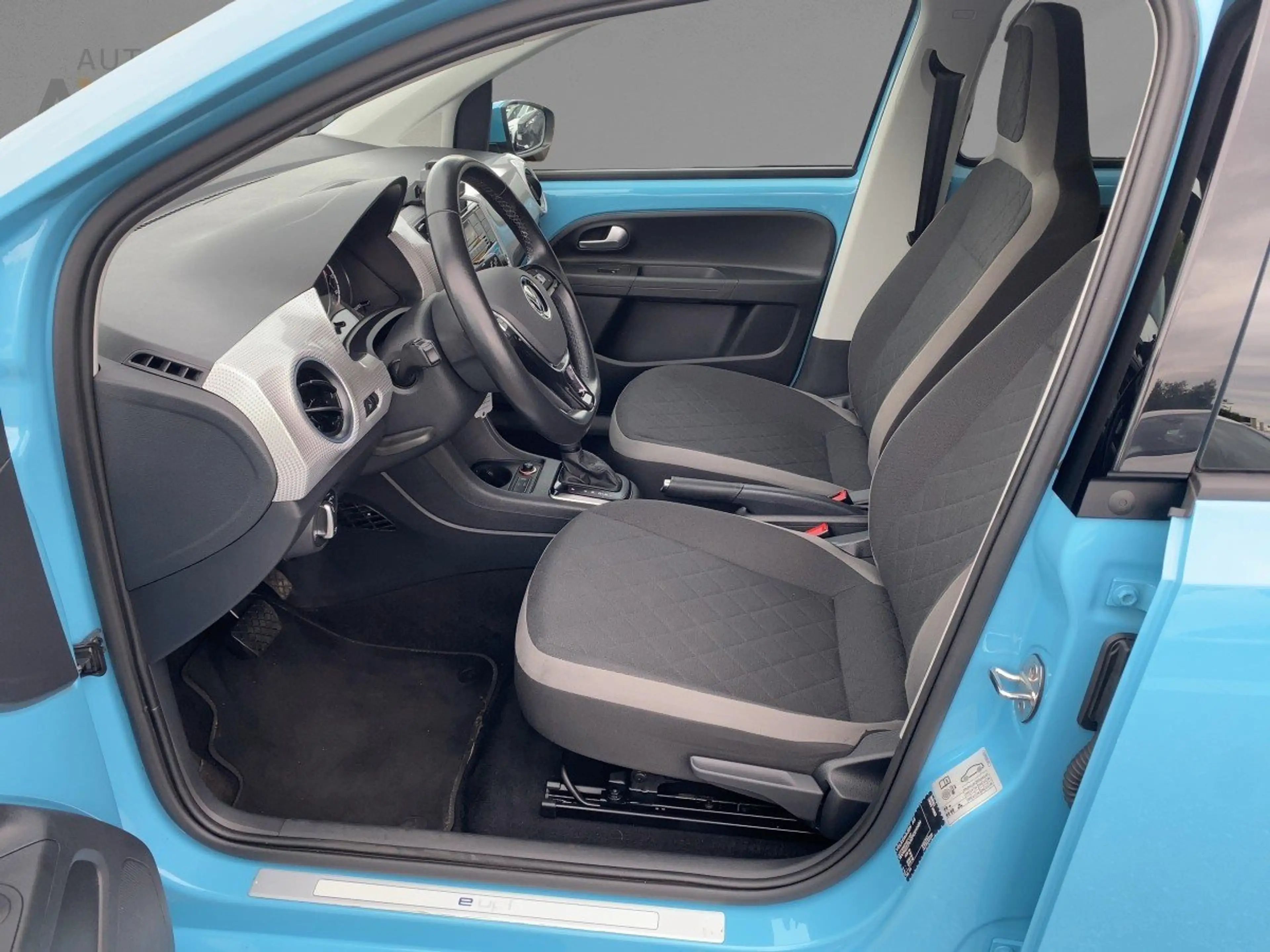 Volkswagen e-up! Edition *DSG*Kamera*Bluetooth*Tempomat*PDC* — photo 4