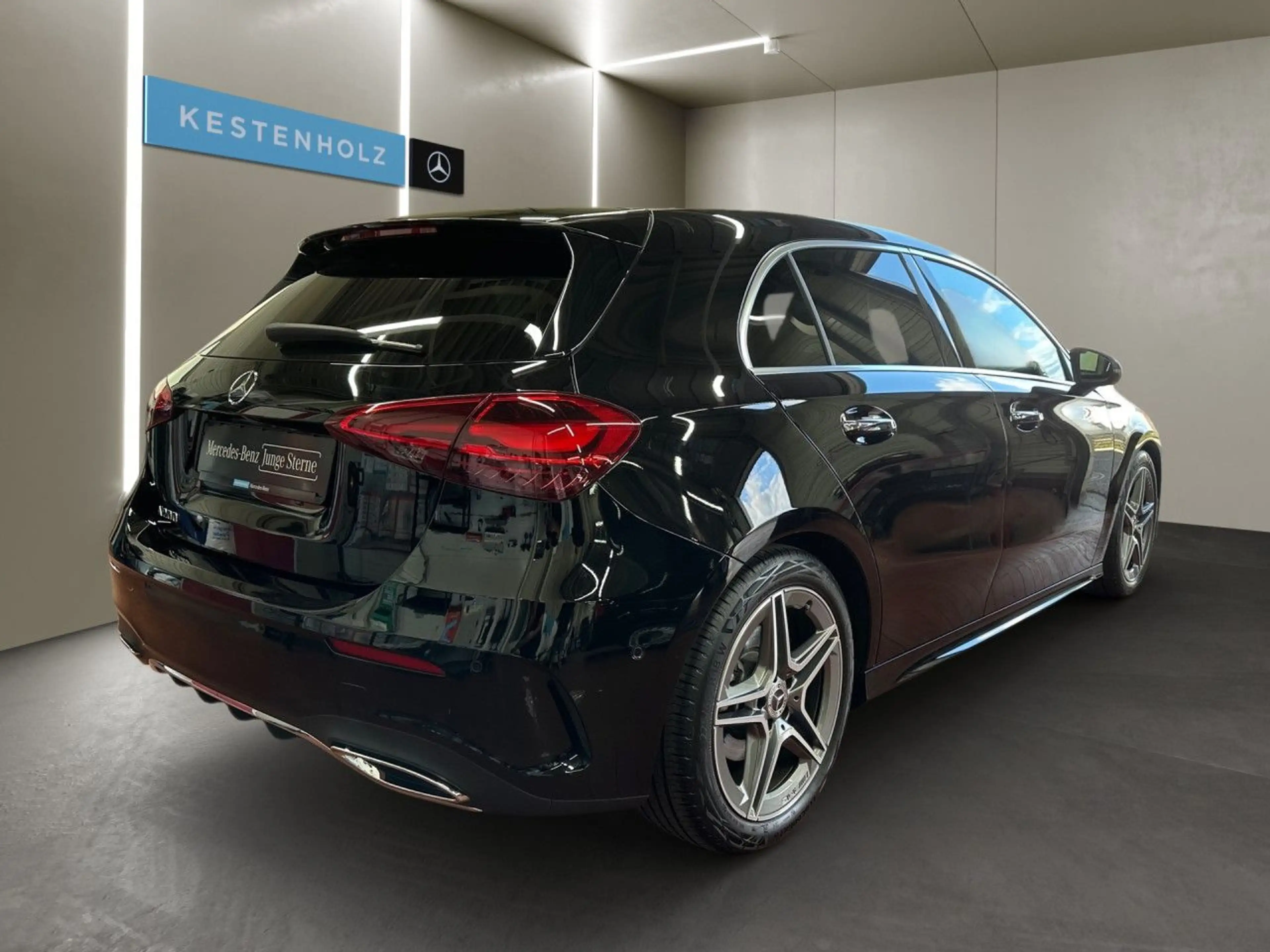 Mercedes-Benz A 200 AMG Multibeam Keyl-GO Kamera Spurhalt-Ass — photo 4