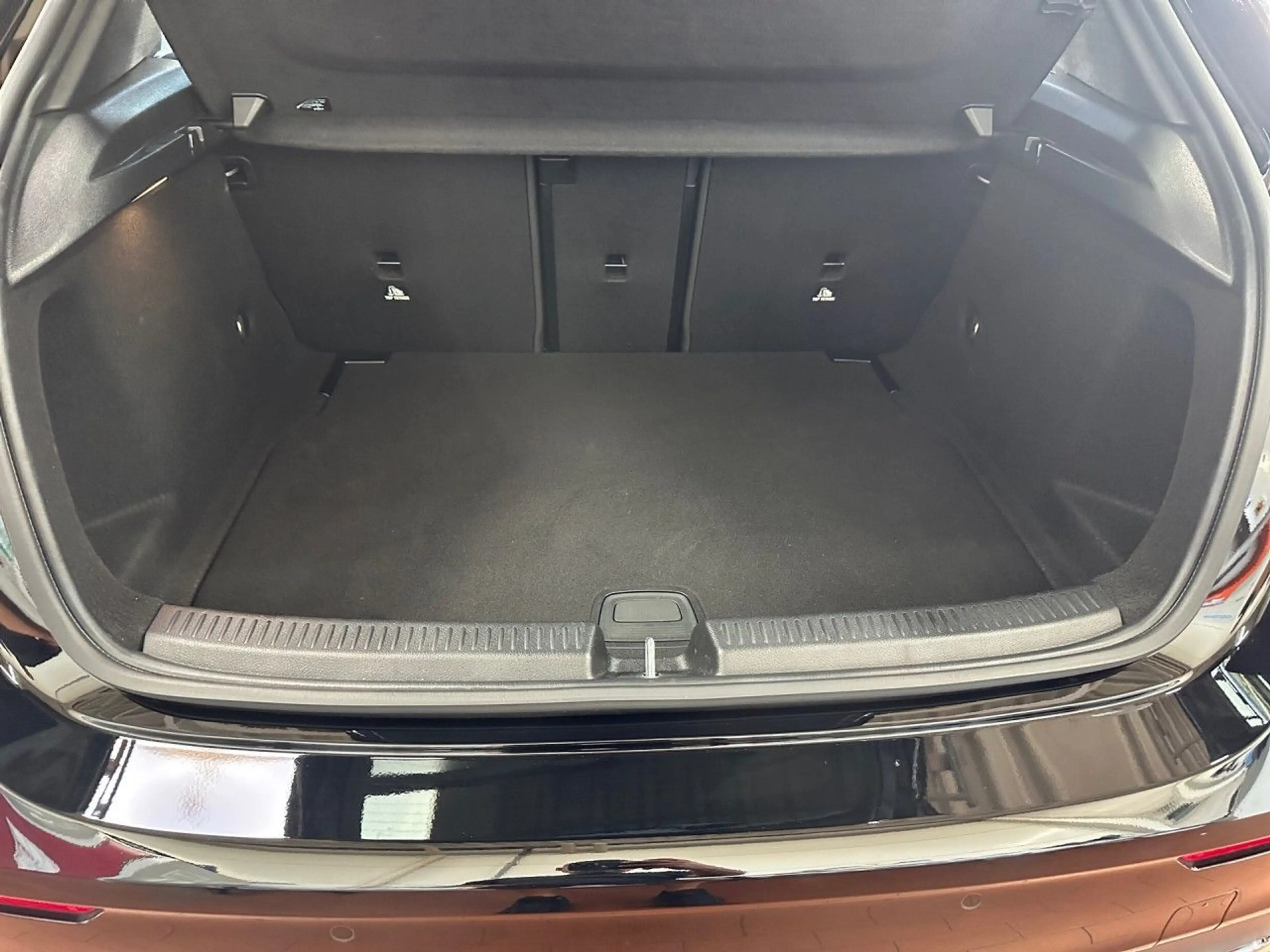 Mercedes-Benz A 200 AMG Multibeam Keyl-GO Kamera Spurhalt-Ass — photo 13