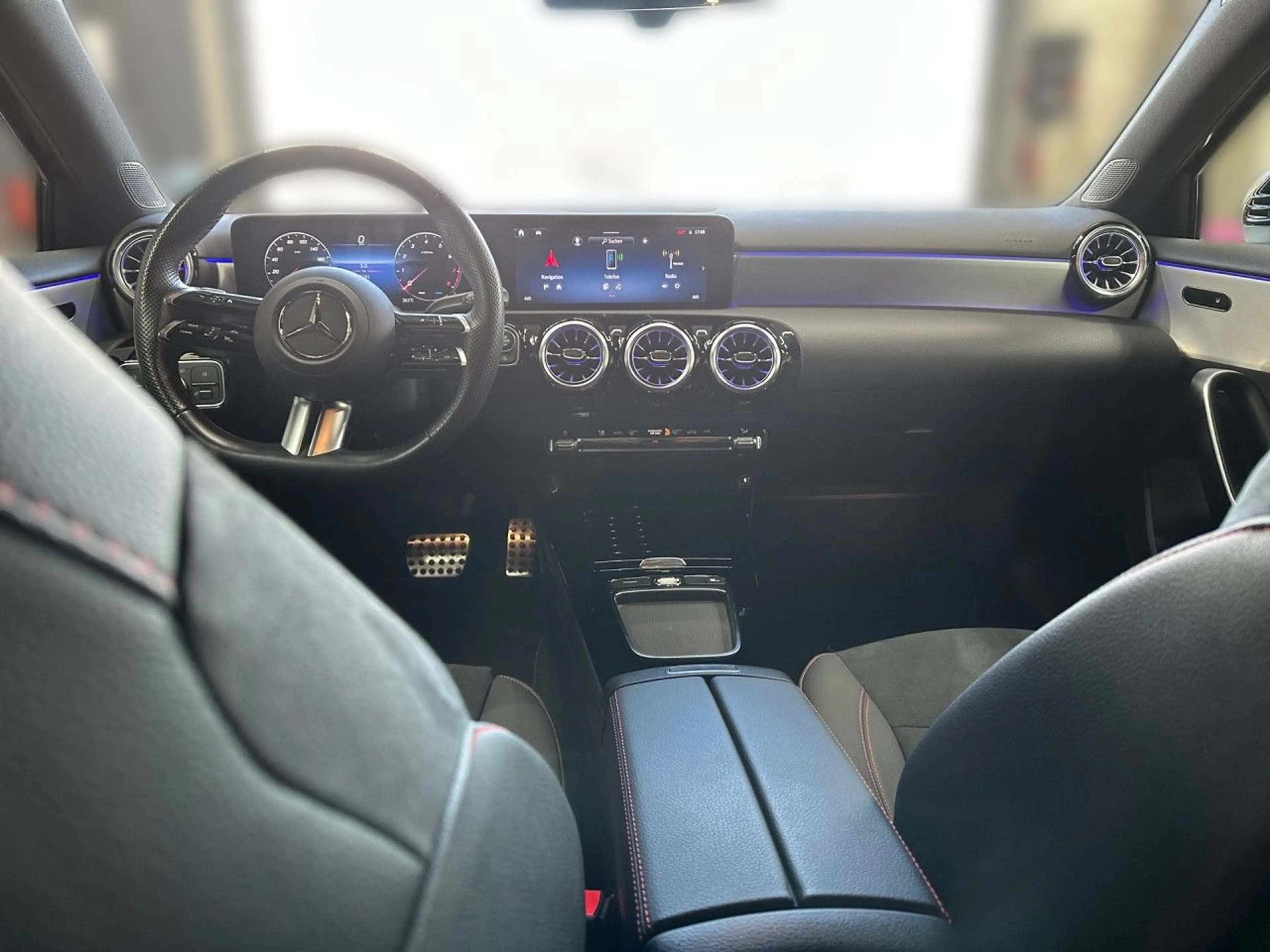 Mercedes-Benz A 200 AMG Multibeam Keyl-GO Kamera Spurhalt-Ass — photo 11