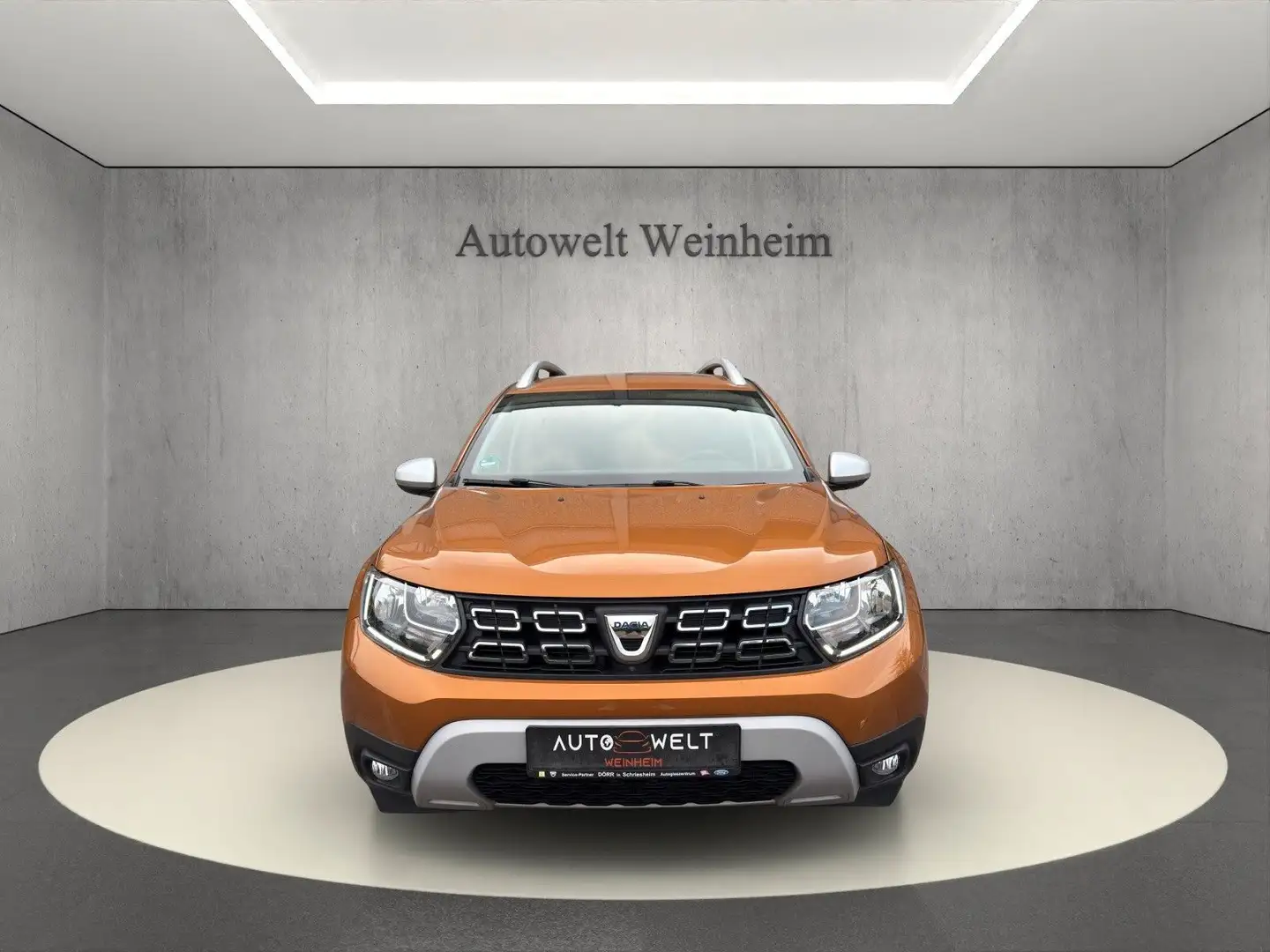 Dacia Duster DUSTER°II°PRESTIGE°1HAND°360°KAM°NAV°SHZ°AHK°PDC Orange - 2