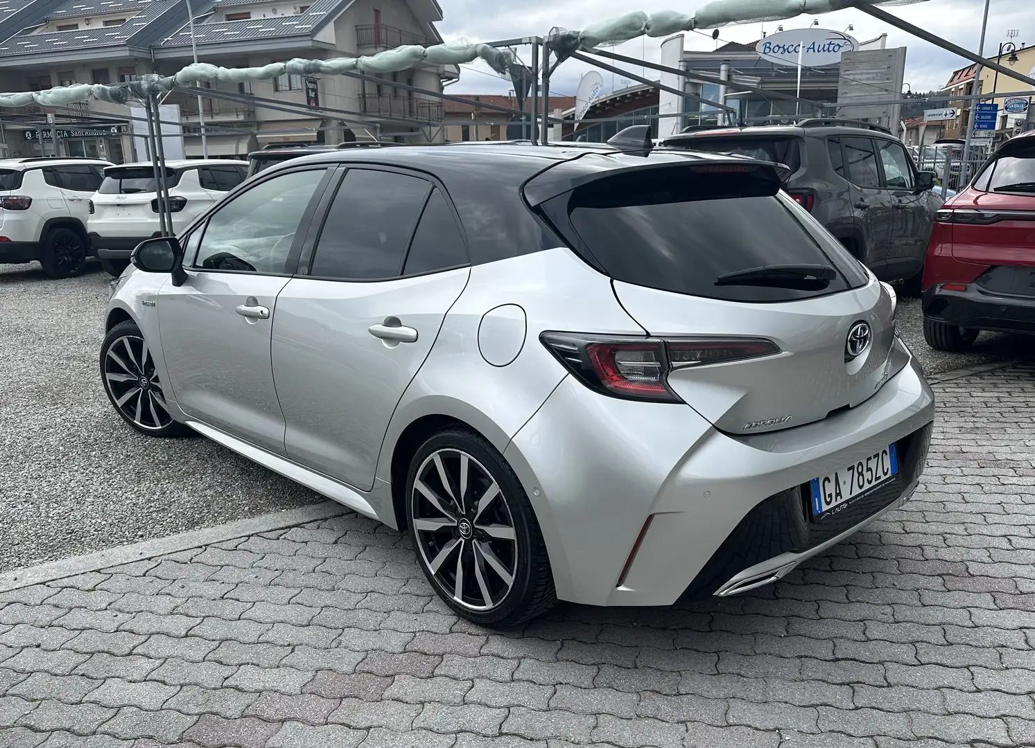 Toyota Corolla 2.0 hybrid Lounge Argento - 2