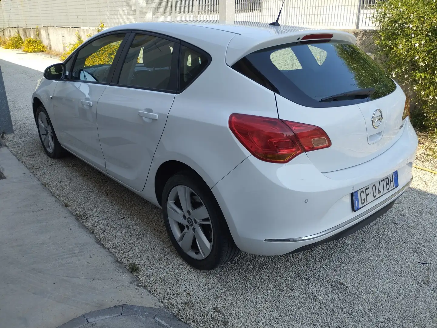 Opel Astra 5p 1.7 cdti Cosmo 110cv Bianco - 1