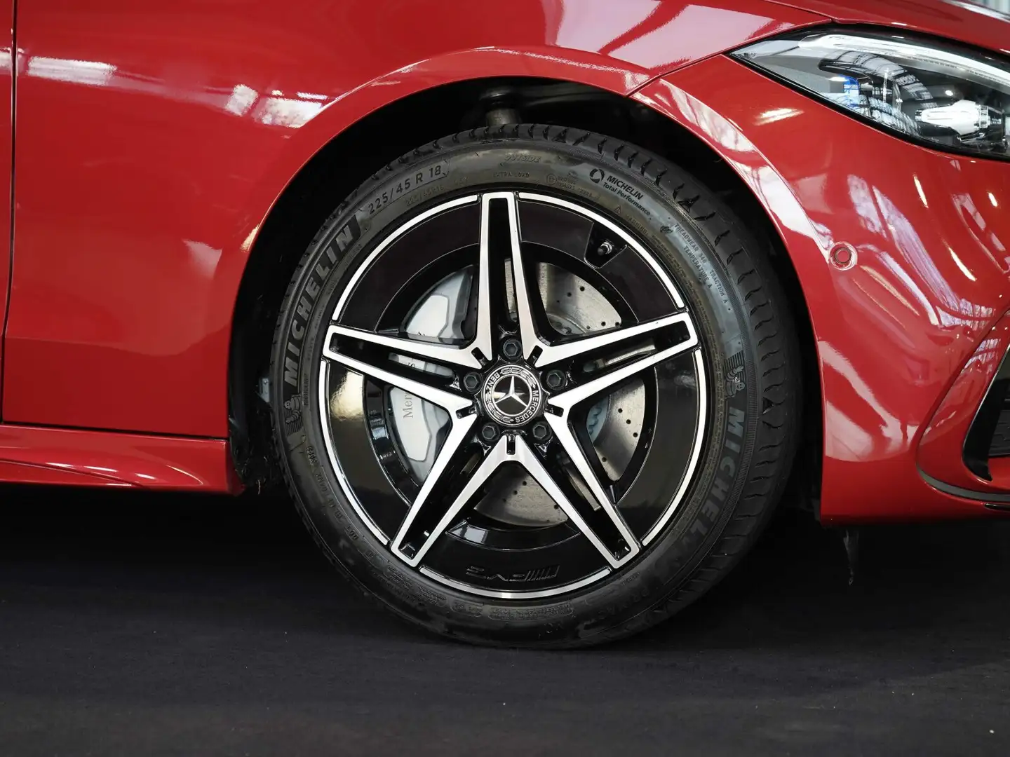 Mercedes-Benz C 300 C 300 de AMG Line Night Leder Pano Fahrassistenz Rot - 2