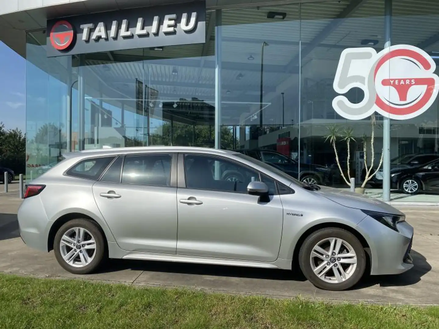Toyota Corolla TS Dynamic + Cold Pack Zilver - 1