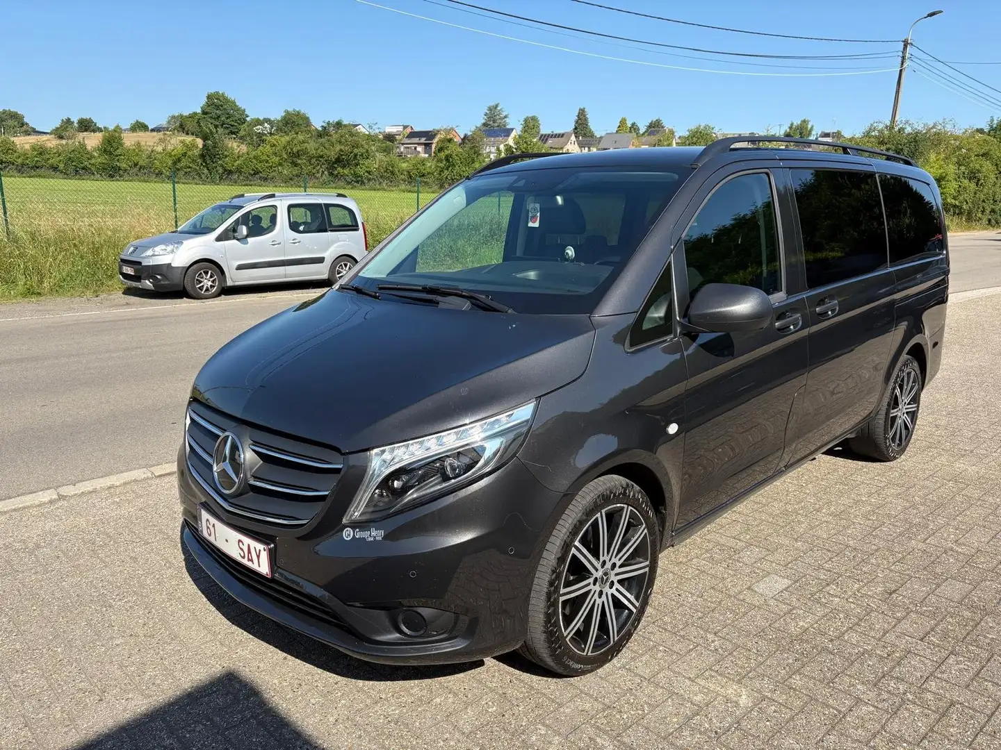 Mercedes-Benz Vito TOURER 124 CDI Automatique Gris - 2