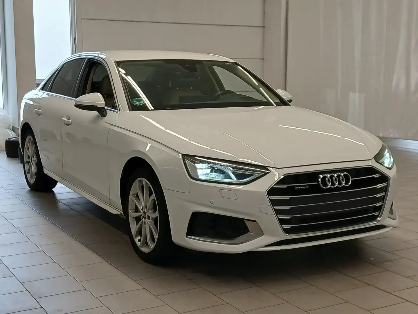 Audi A4 Lim 40 TDI Quattro Leder Virtual ACC HUD Sitzklima Blanc - 1