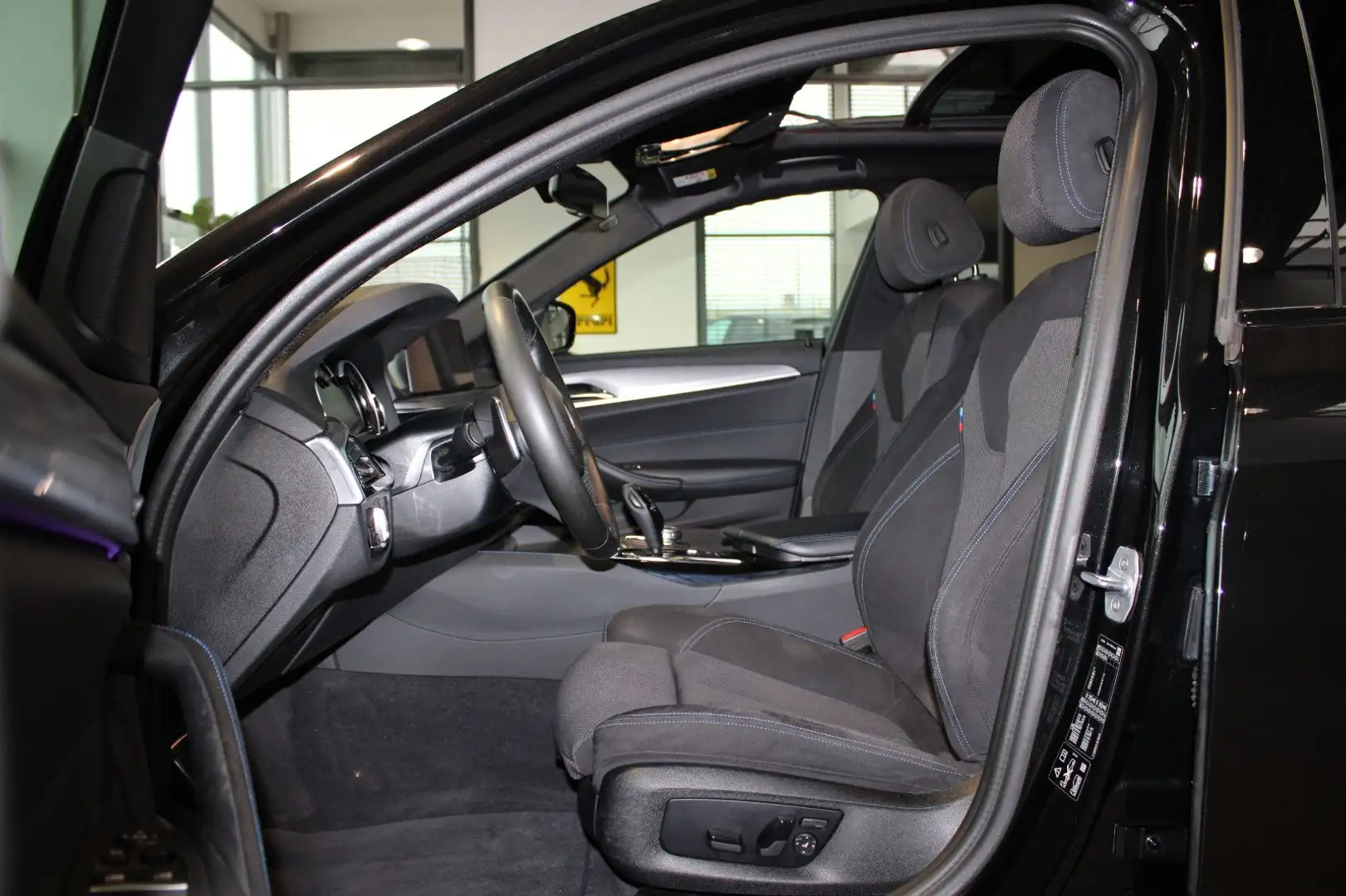 BMW 530 D XDRIVE TOURING *M SPORT* & LED`S/PANO./HIFI Noir - 2