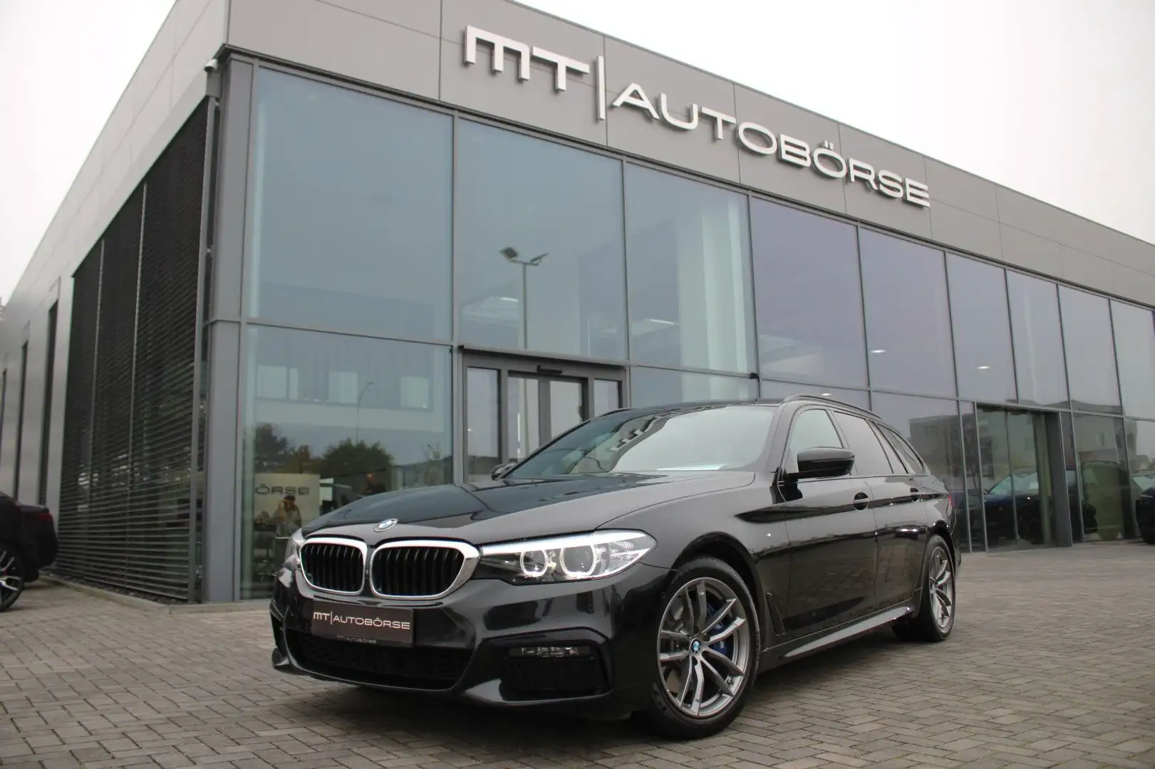 BMW 530 D XDRIVE TOURING *M SPORT* & LED`S/PANO./HIFI Noir - 1