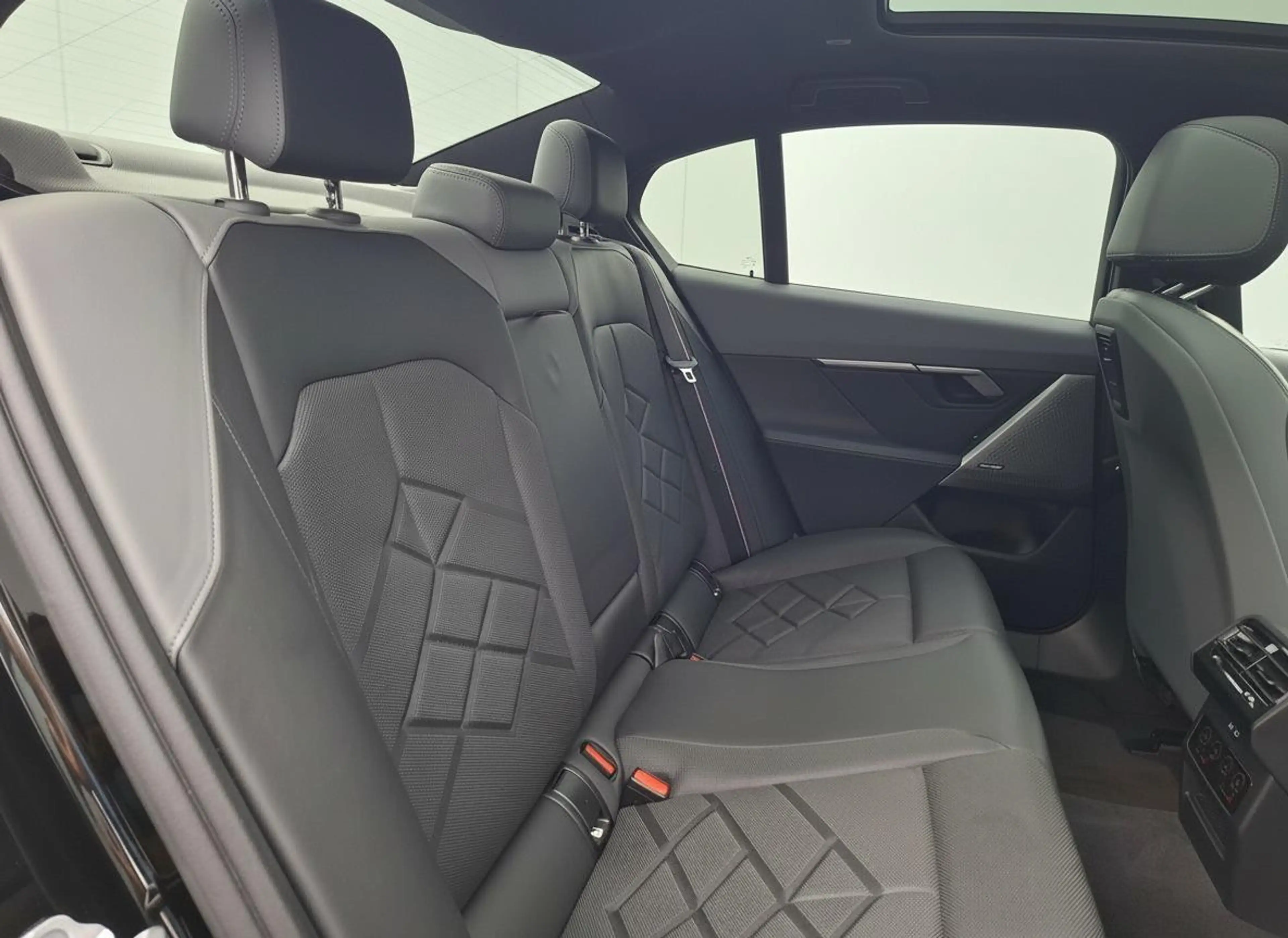 BMW i5 eDrive40 84kWh | M-Sport Pro | Panoramadak | Head- — photo 21