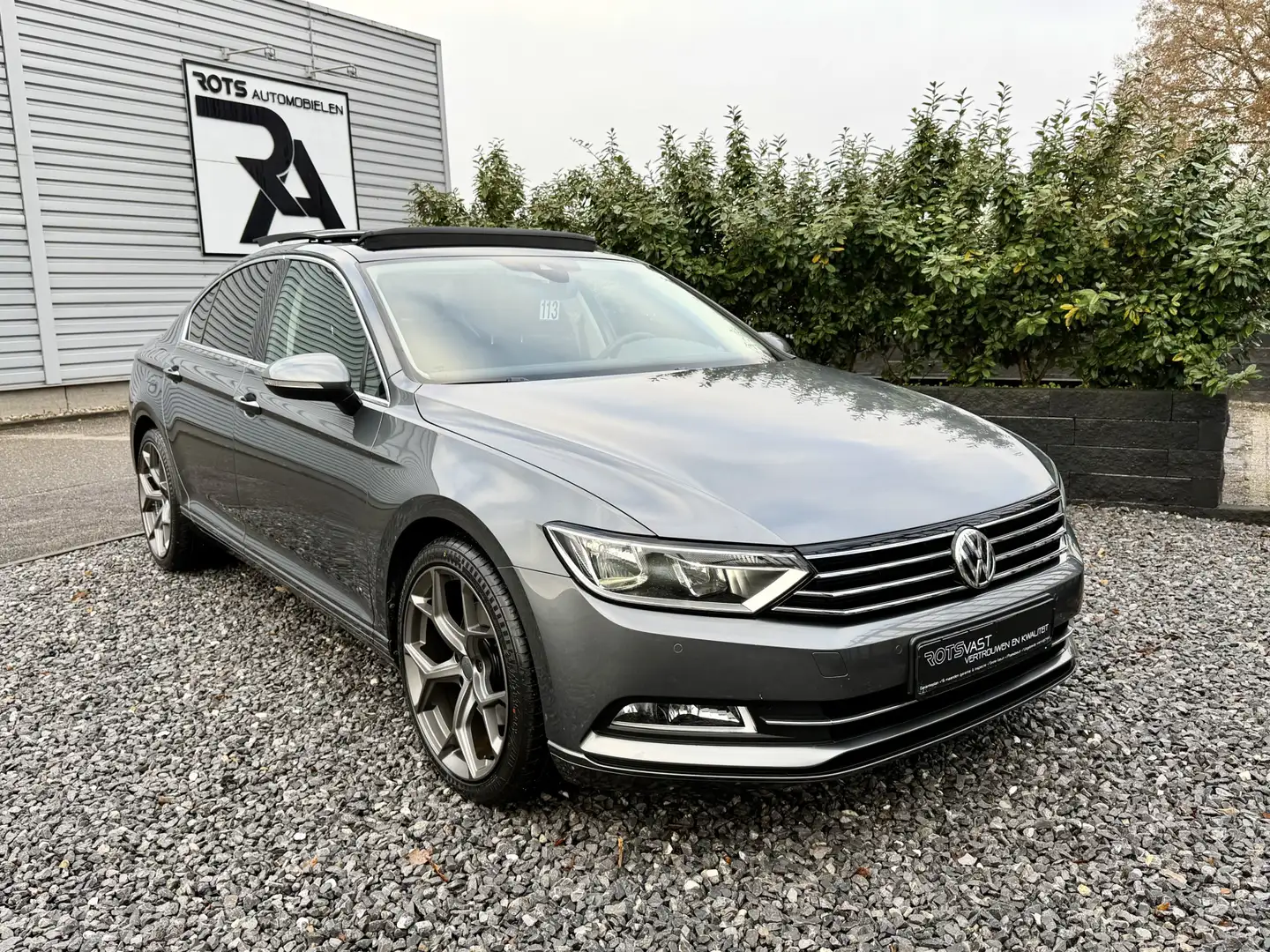 Volkswagen Passat 1.4 TSI ACT DSG Panoramadak|Camera|Navi|Media Grij Gris - 2