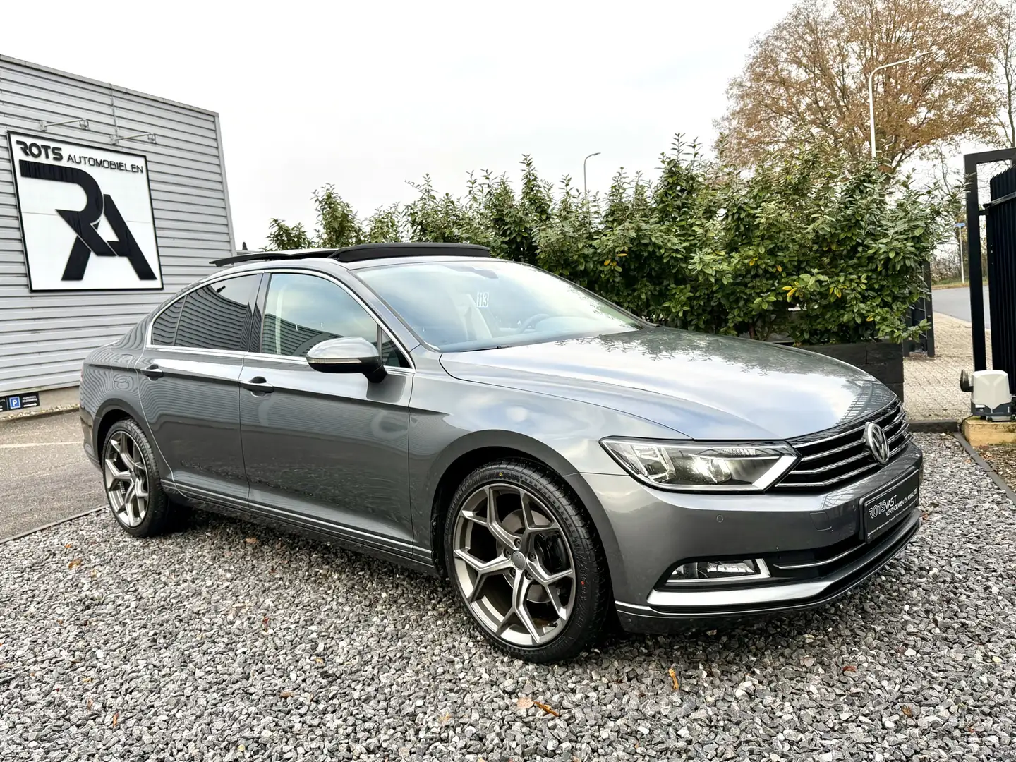 Volkswagen Passat 1.4 TSI ACT DSG Panoramadak|Camera|Navi|Media Grij Gris - 1
