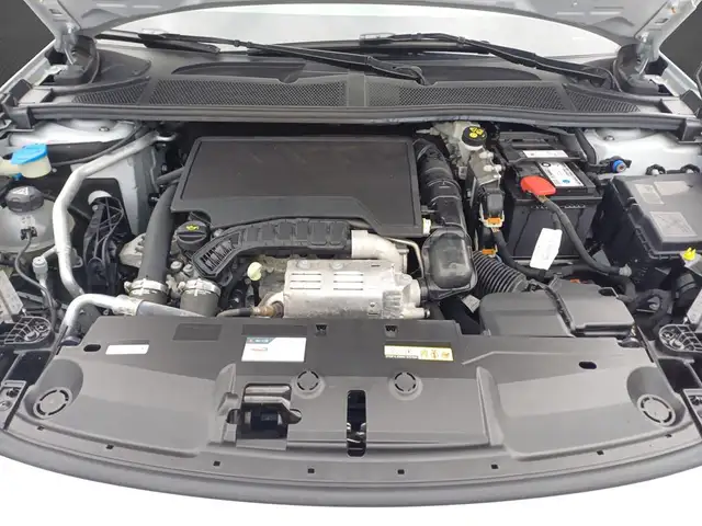 Peugeot 308 view 5