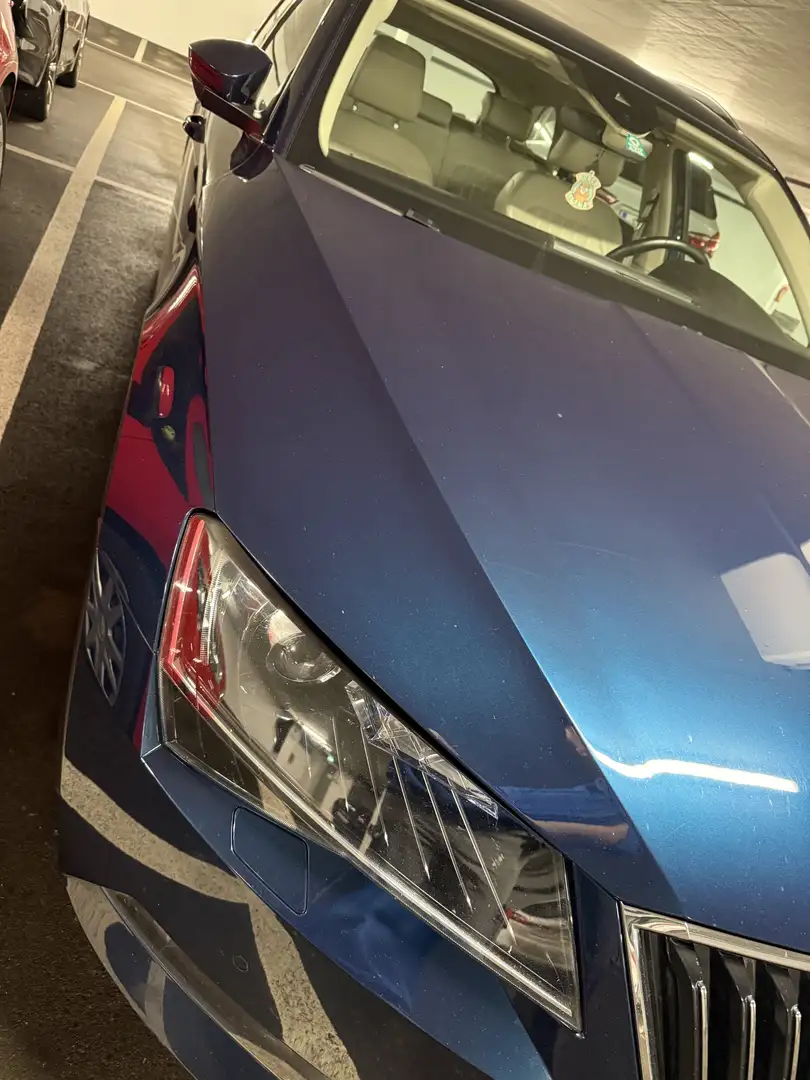 Skoda Superb 2.0 TDI 4x4 Style Blau - 2