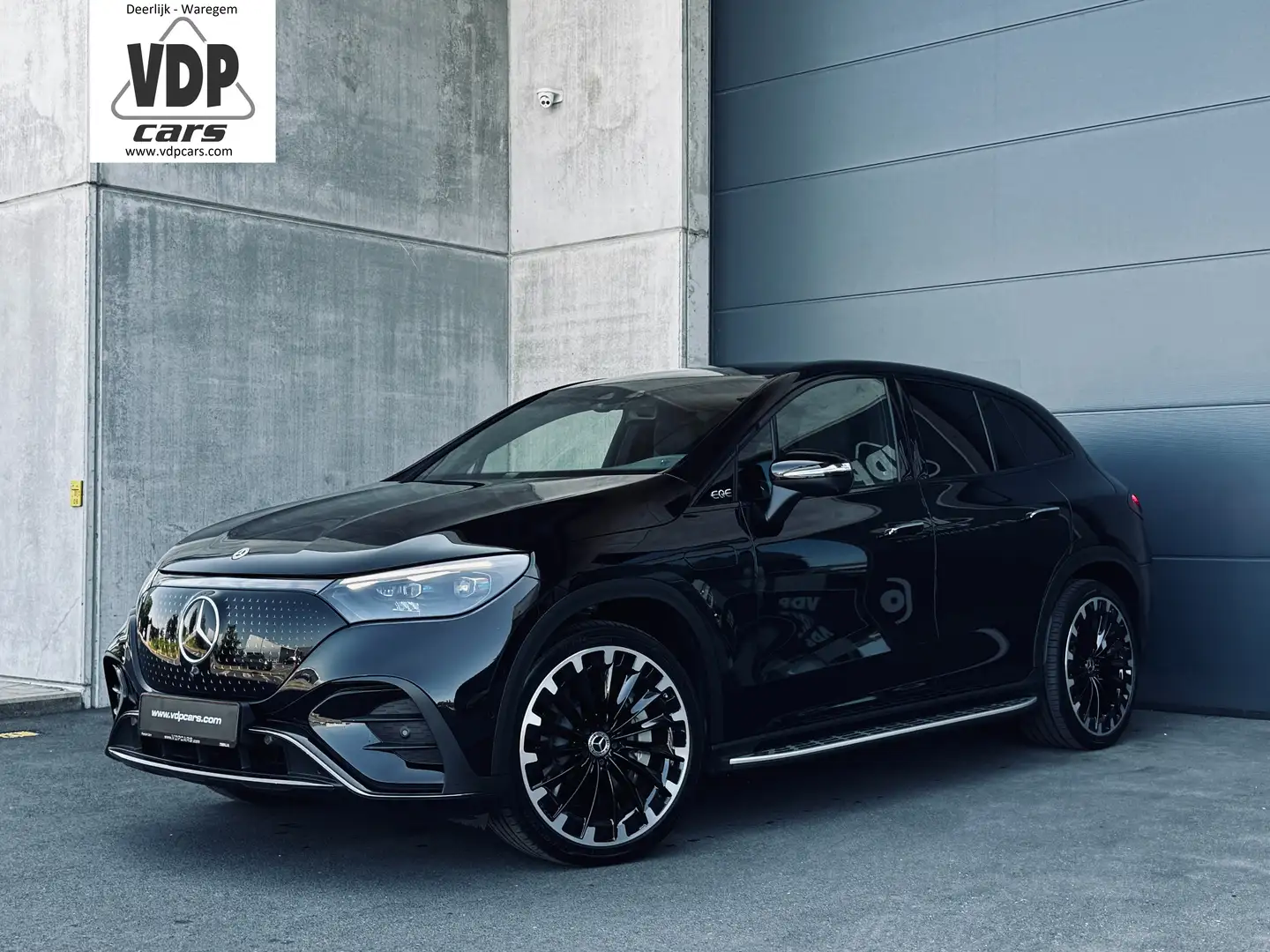 Mercedes-Benz EQE SUV 500 4M AMG HYPERSCREEN AIRMATIC ACHTERAS10° ACC Schwarz - 1