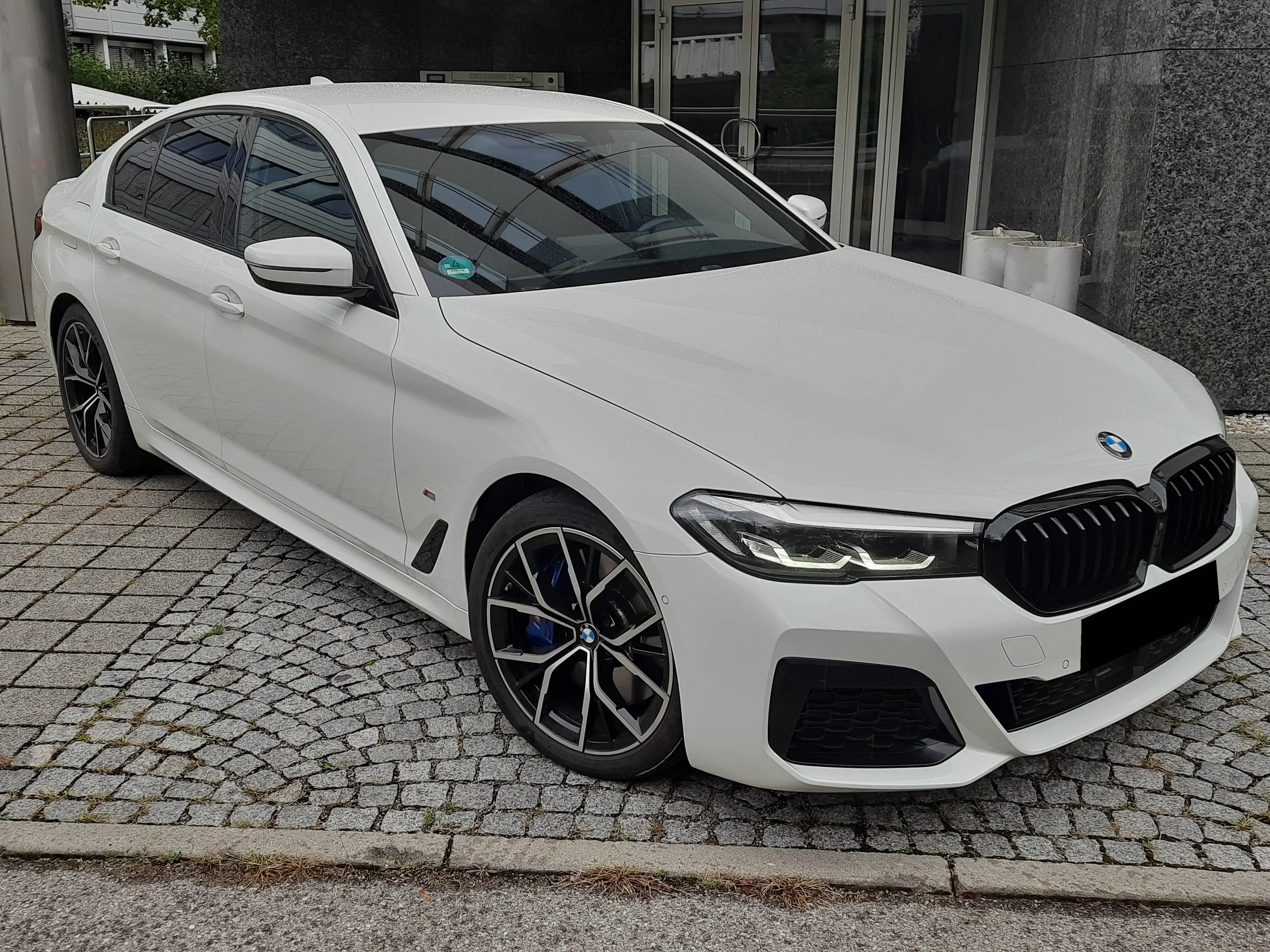 BMW 540 540d xD Limo/3xM-Sport/LED/360°/LiveC/AhK/StdH — photo 4