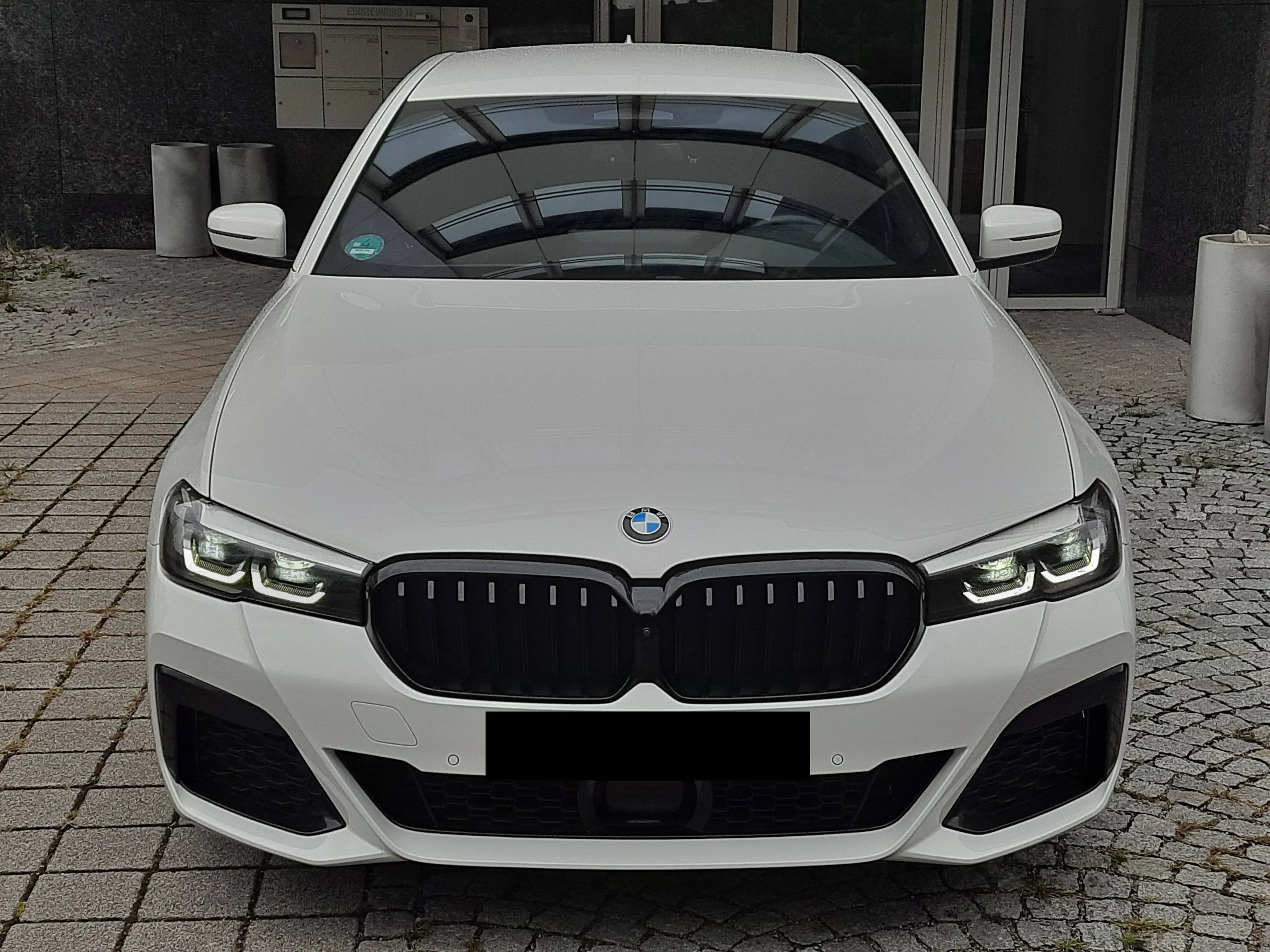 BMW 540 540d xD Limo/3xM-Sport/LED/360°/LiveC/AhK/StdH — photo 3
