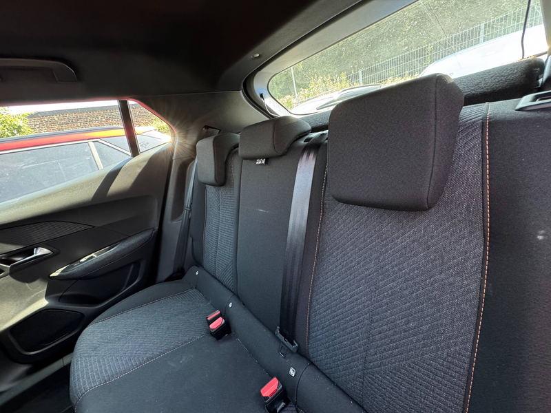 Peugeot 2008 2008 1,2i*Automatik*Apple Carplay*Klima* — photo 14