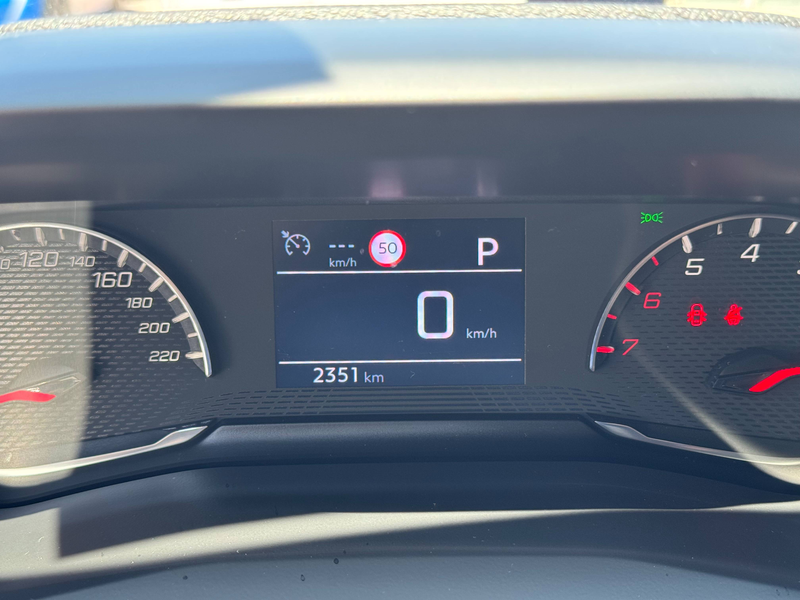 Peugeot 2008 2008 1,2i*Automatik*Apple Carplay*Klima* — photo 10