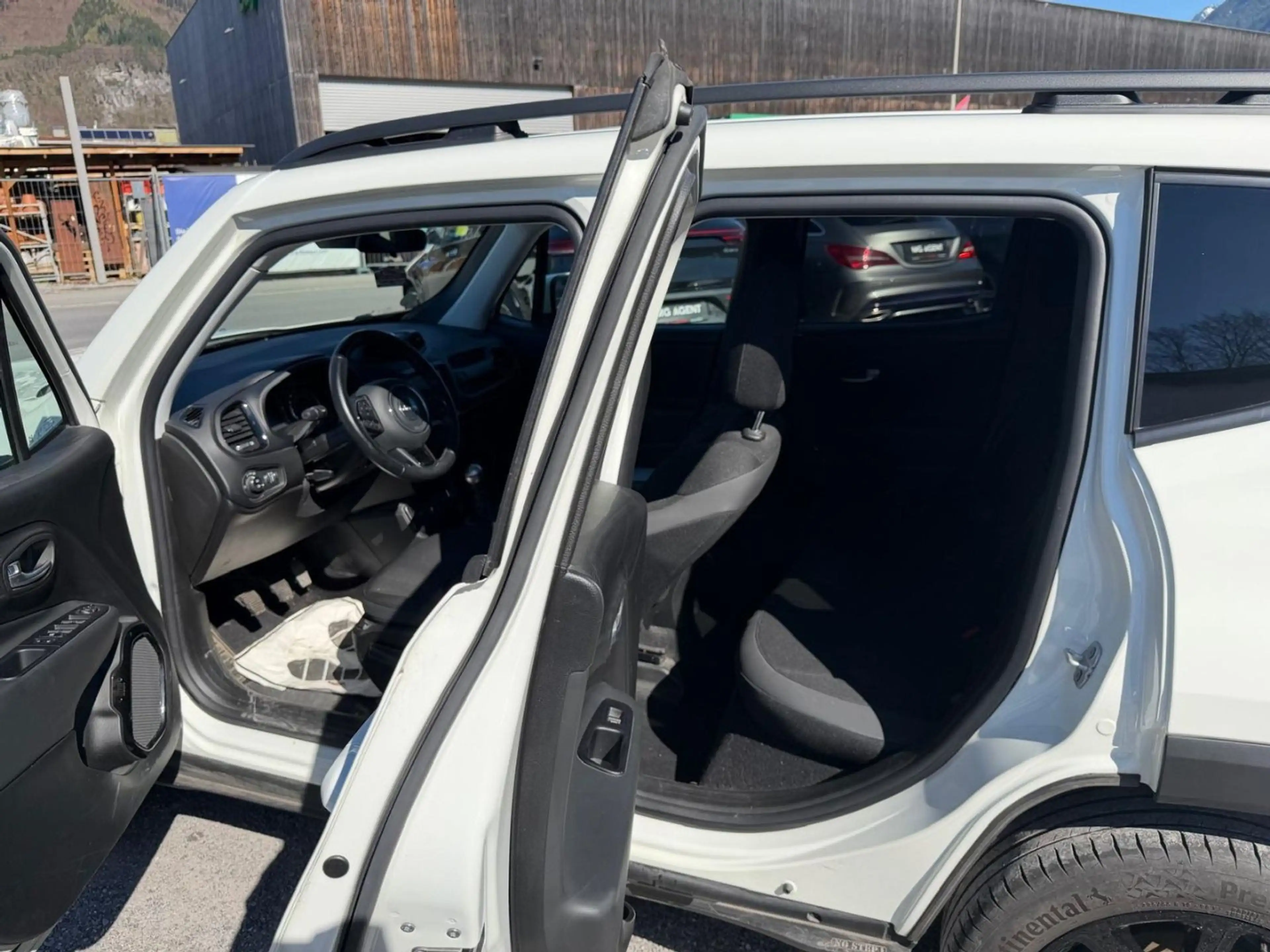 Jeep Renegade Night Eagle 4WD — photo 7