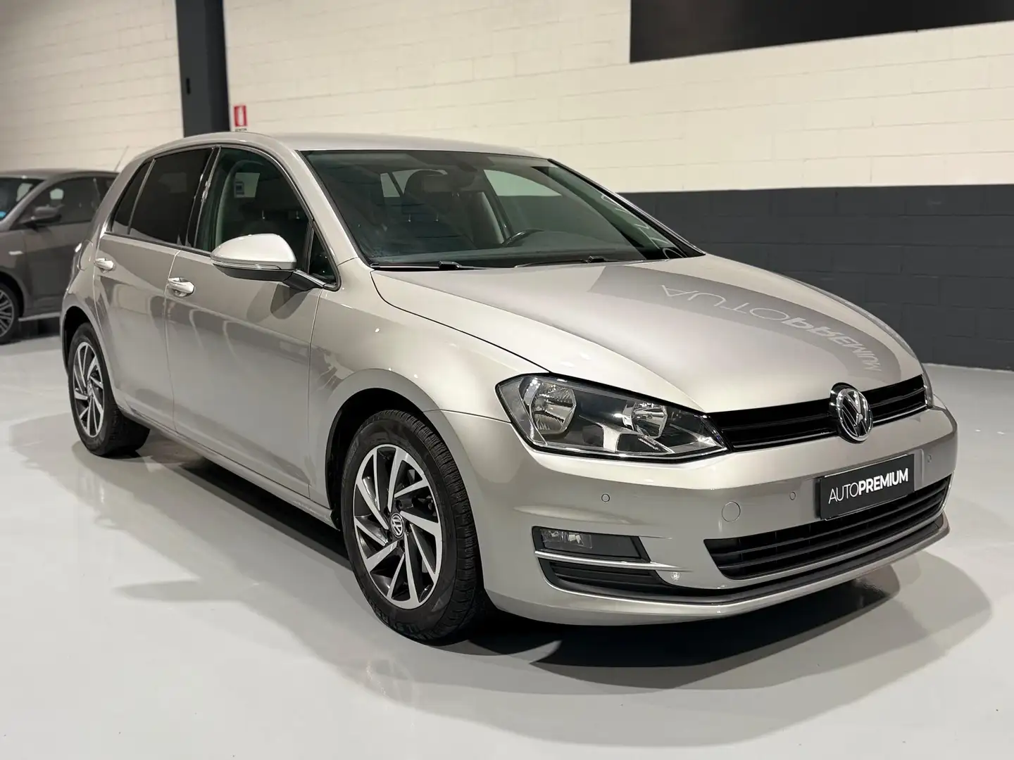 Volkswagen Golf VII 2017 5p 1.6 tdi Executive 110cv dsg Argent - 1