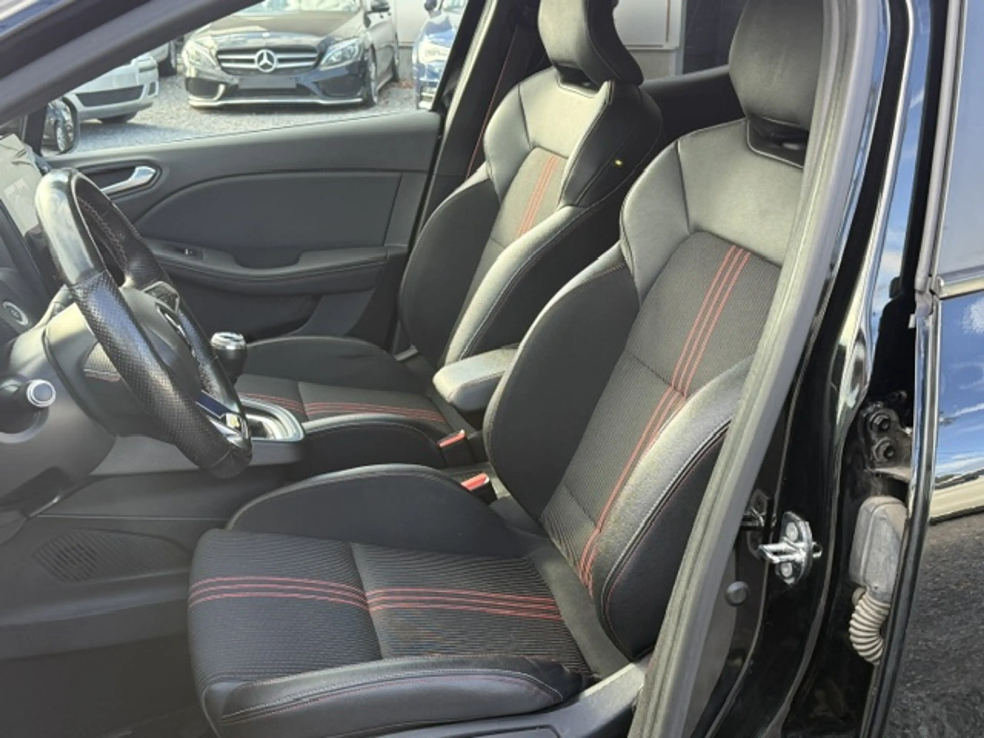 Renault Clio 1.0Tce RS-LINE / BOSE / 360° Camera / LED / DAB+ — photo 8