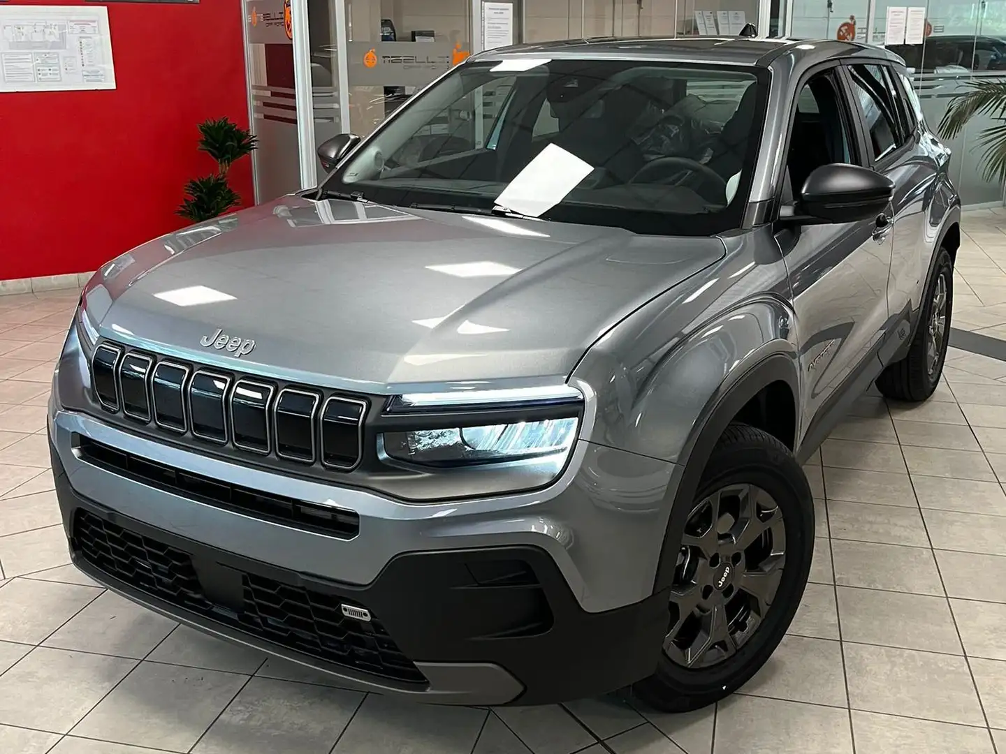 Jeep Avenger 1.2 100cv Longitude OFFERTISSIMA 21.500€ Grigio - 1