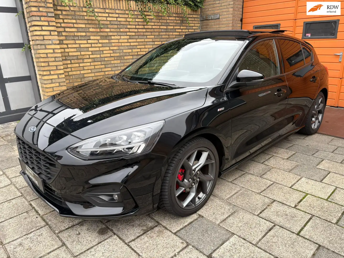 Ford Focus 1.5 EcoBoost ST Line Business ( FULL OPTIONS) Noir - 1