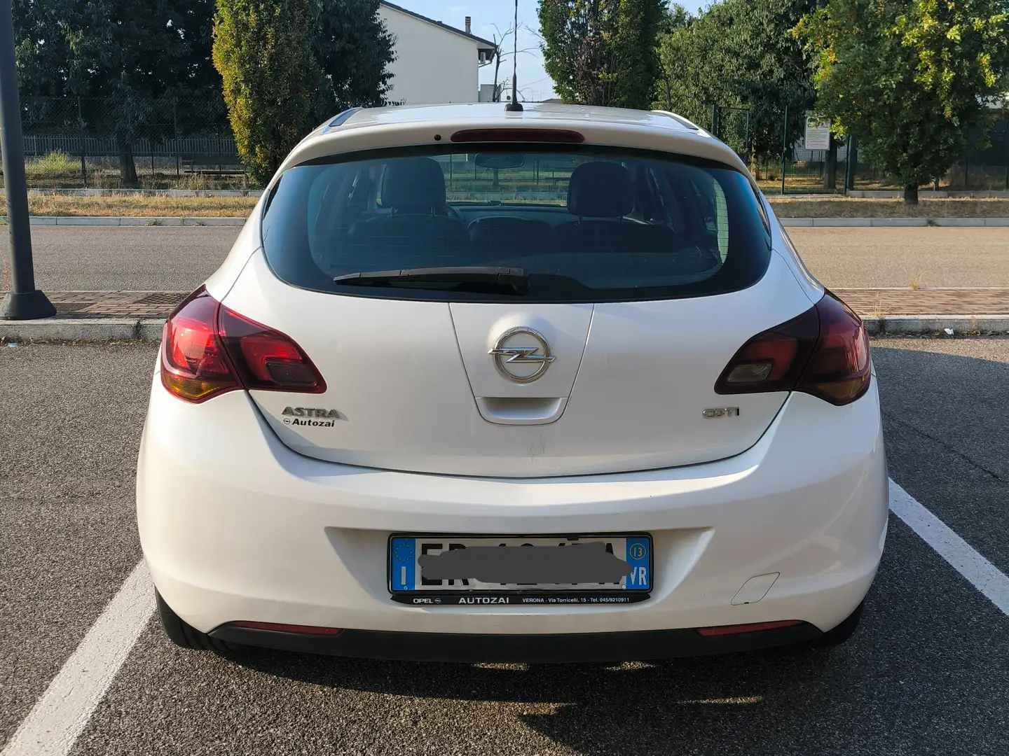 Opel Astra Astra IV 2010 5p 1.7 cdti Cosmo 110cv Bianco - 2