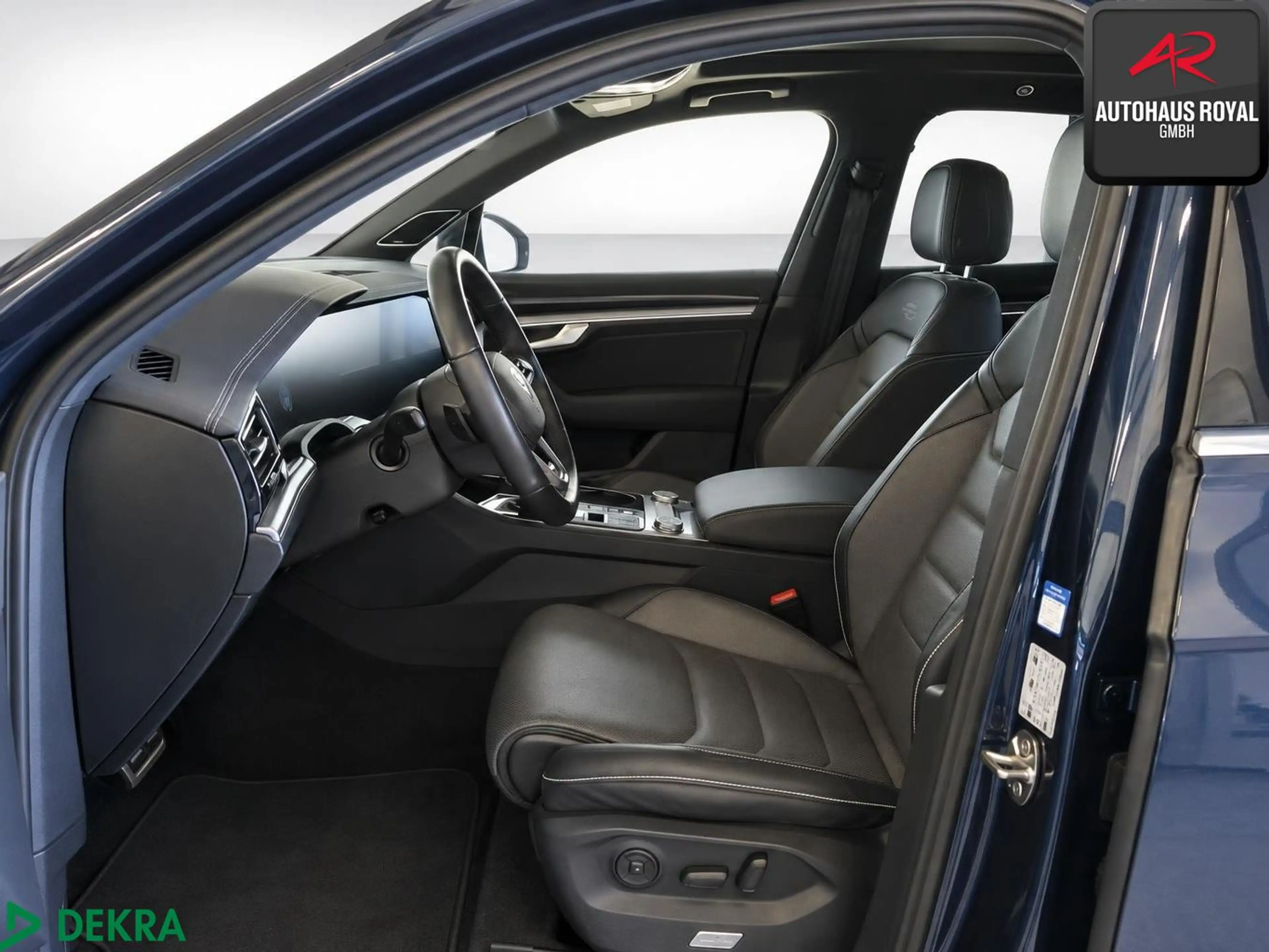 Volkswagen Touareg 3.0 TSI 4M R LINE DYNAUDIO,STANDHZ,360° — photo 6