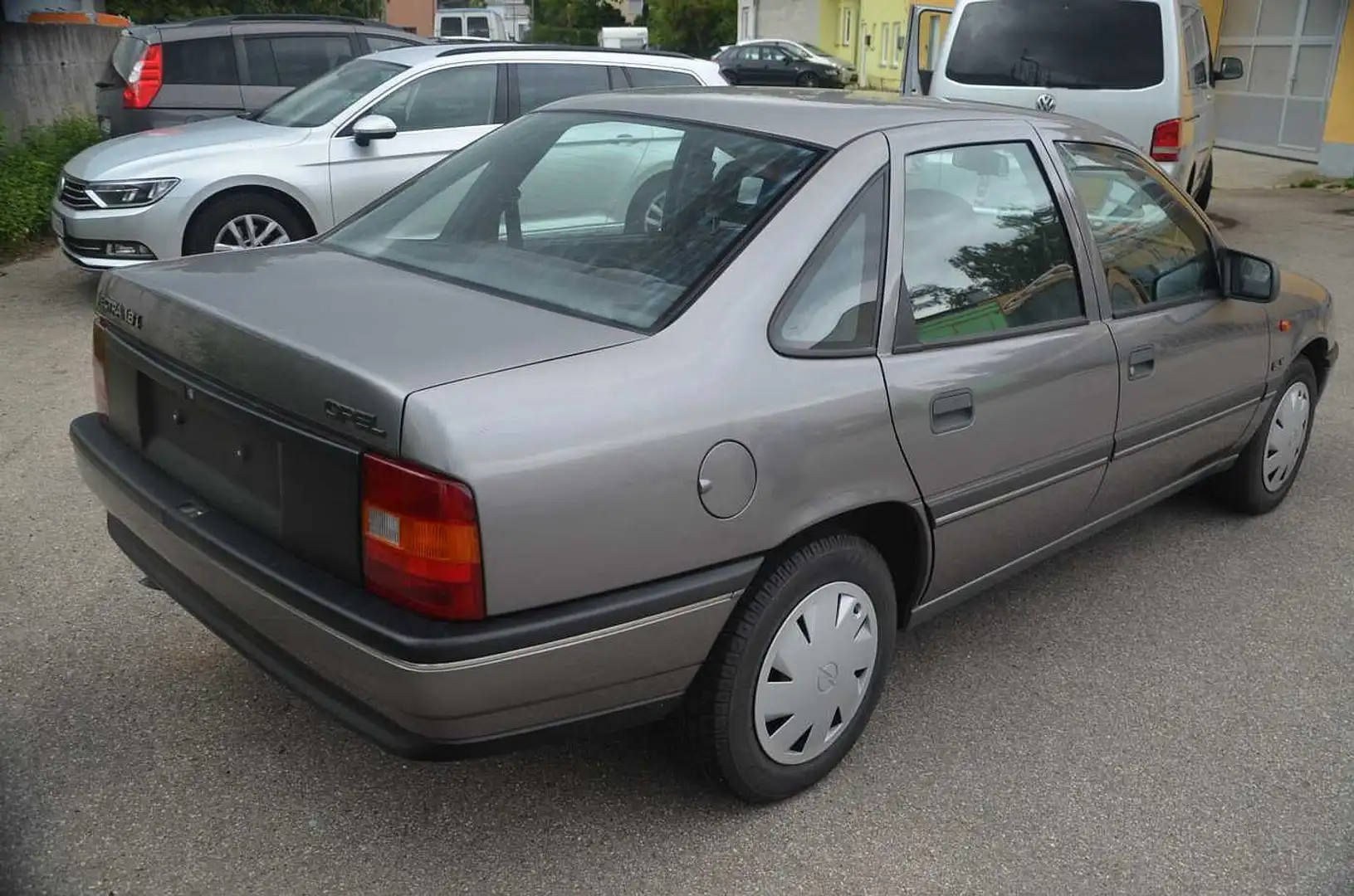 Opel Vectra GLS 1.8i, original 27600km, neuwertig Gris - 2