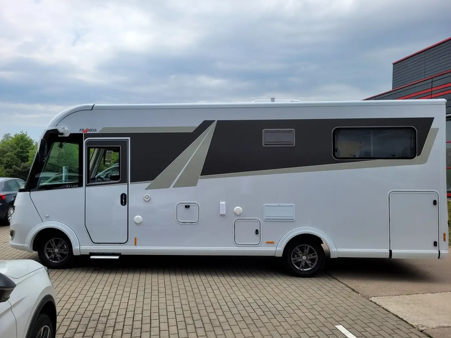 Frankia I 7400 PLUS 5.5t LEDER/LUFTFAHRWERK/HUBSTÜTZEN Weiß - 2
