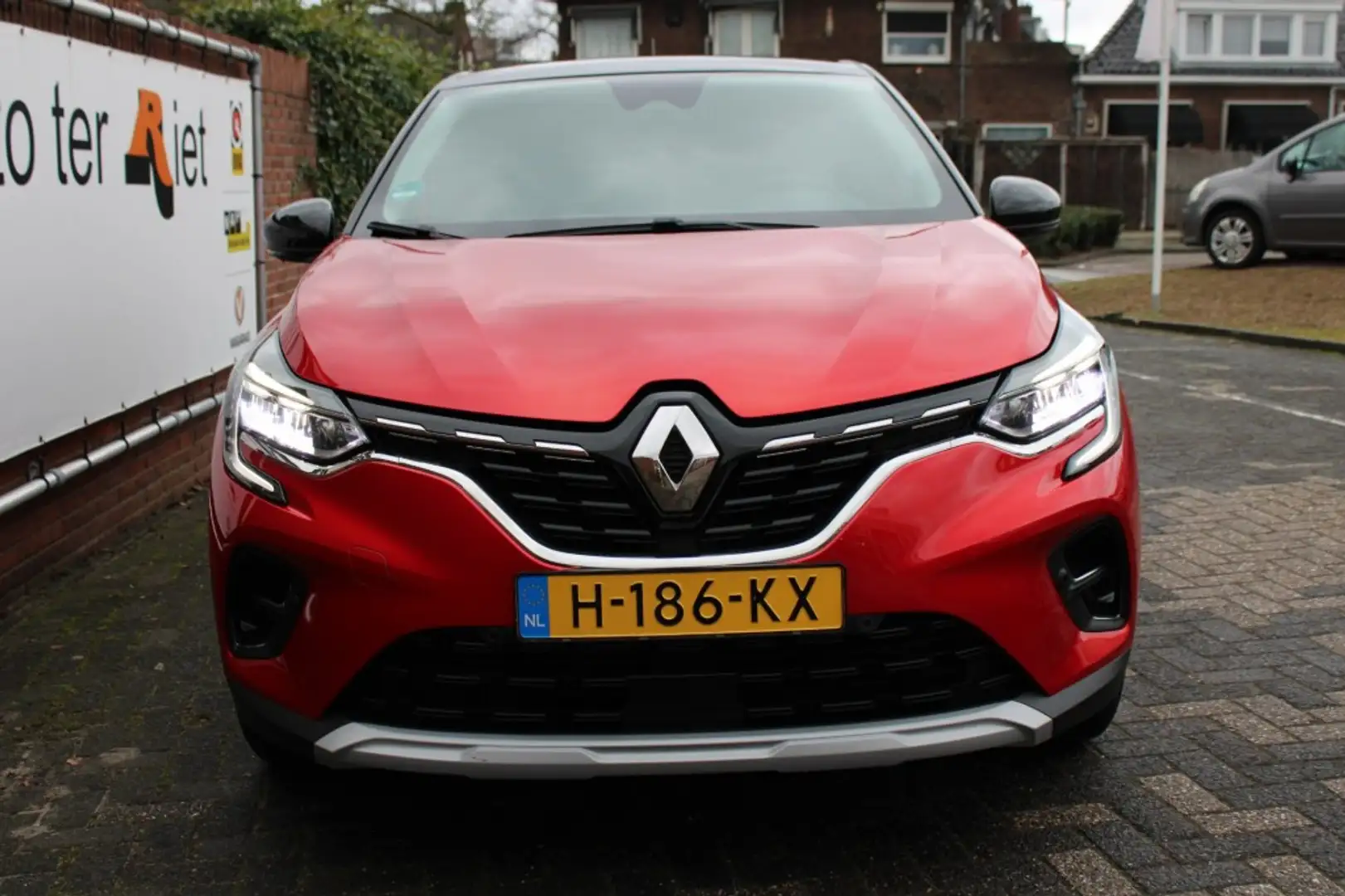 Renault Captur TCe 130 pk Intens AUTOMAAT Rot - 2