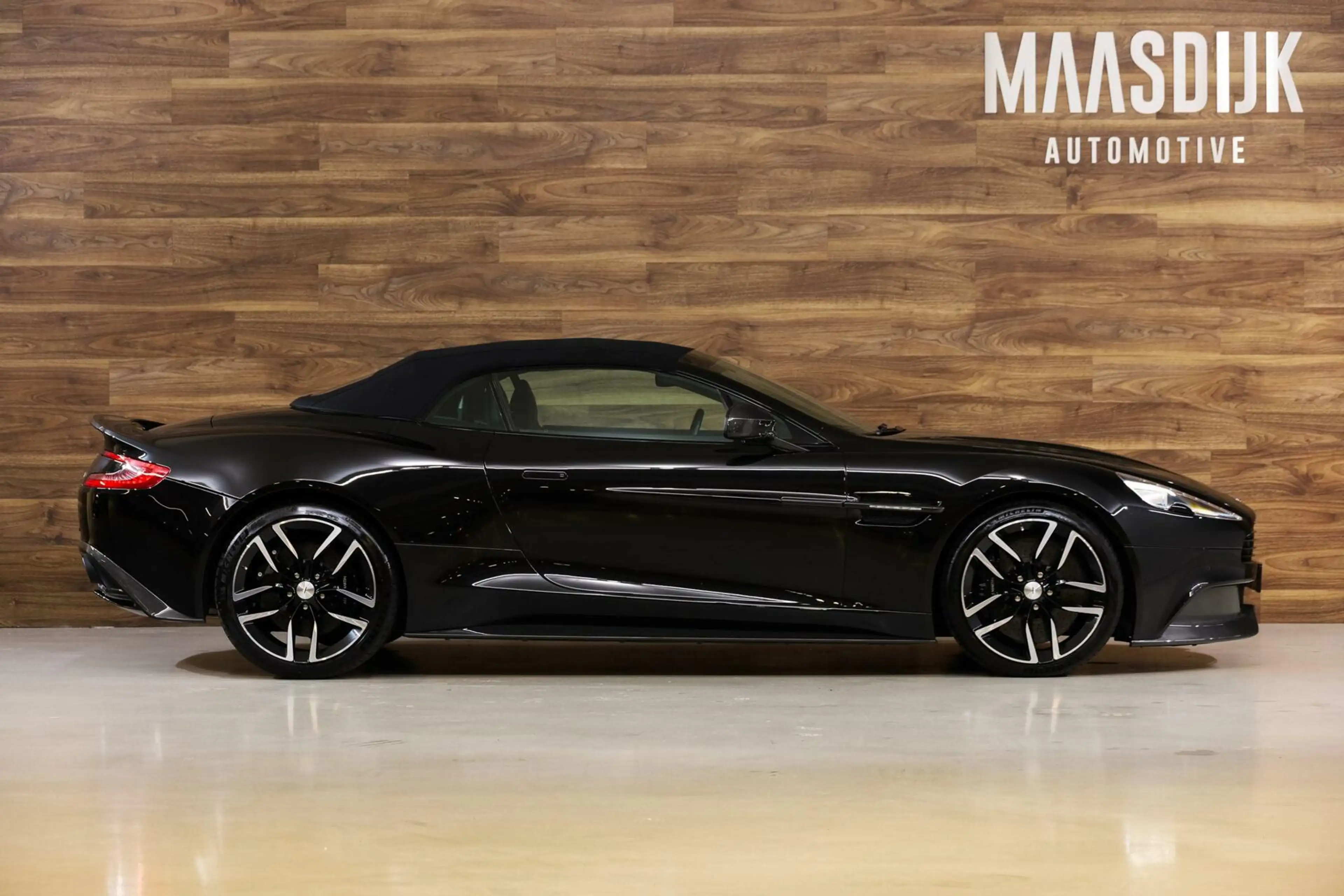 Aston Martin Vanquish Volante 6.0 V12 2+2|Full Carbon|Ceramic| — photo 7