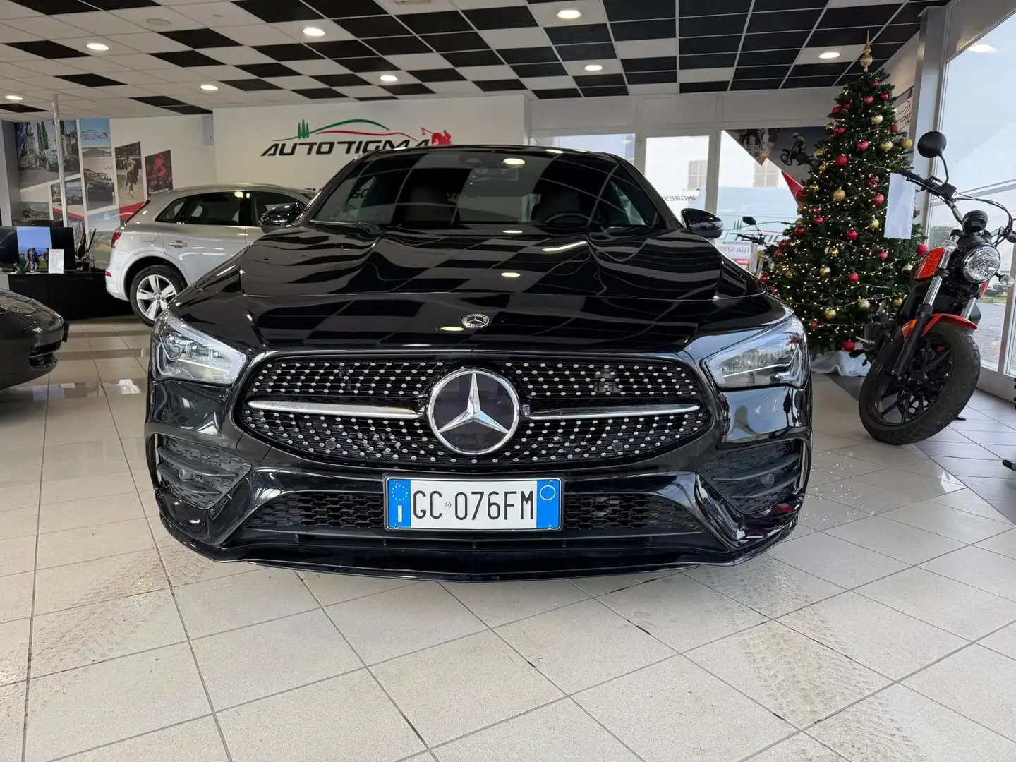 Mercedes-Benz CLA 200 CLA Coupe - C118 Coupe d Premium Plus auto Schwarz - 2