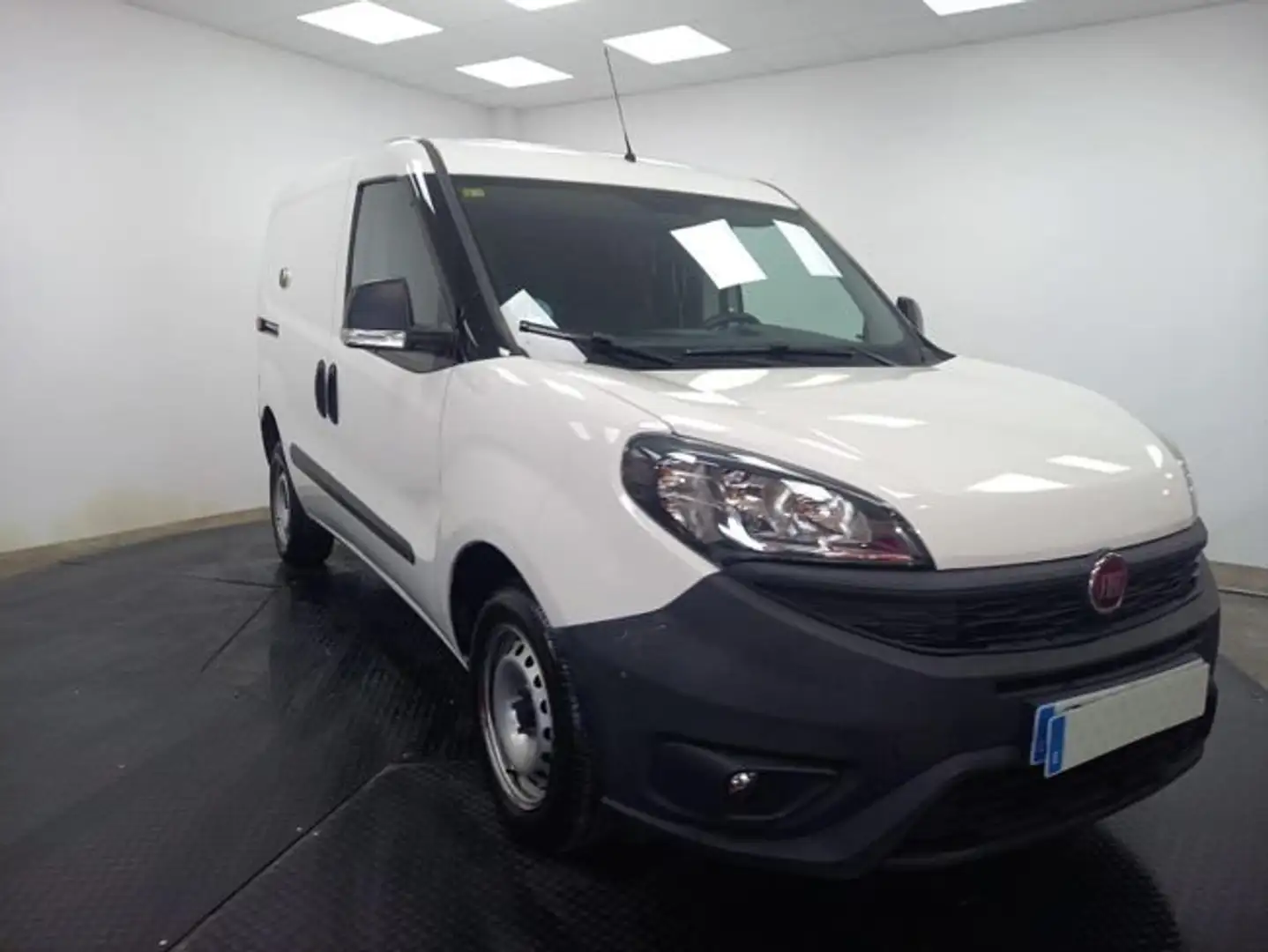 Fiat CARGO FURGÓN BASE PLUS 1.3 MJET 70KW Blanc - 2