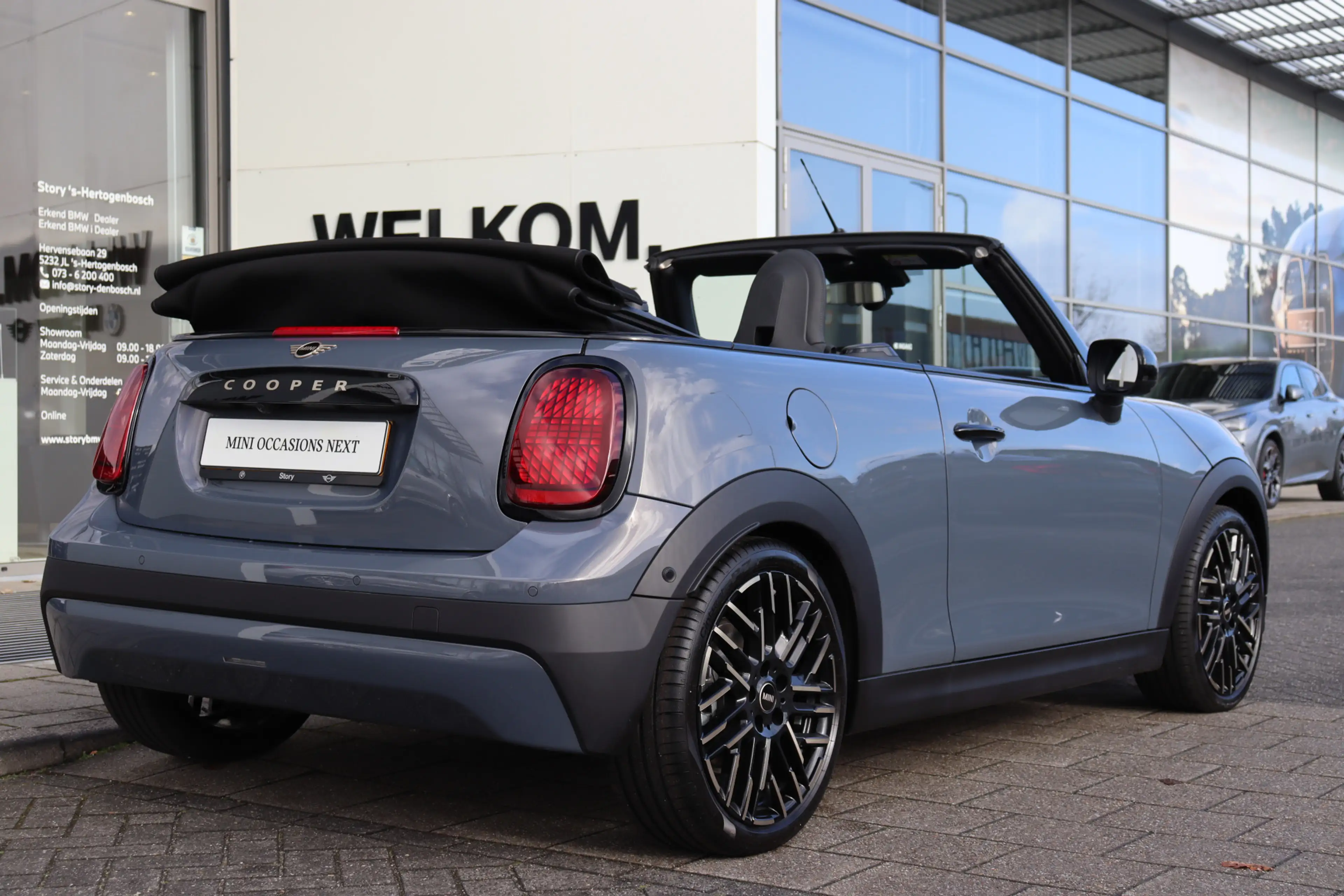 MINI Cooper C Cabrio Automaat / Favoured / Pakket L / 18" Night Flash S — photo 9