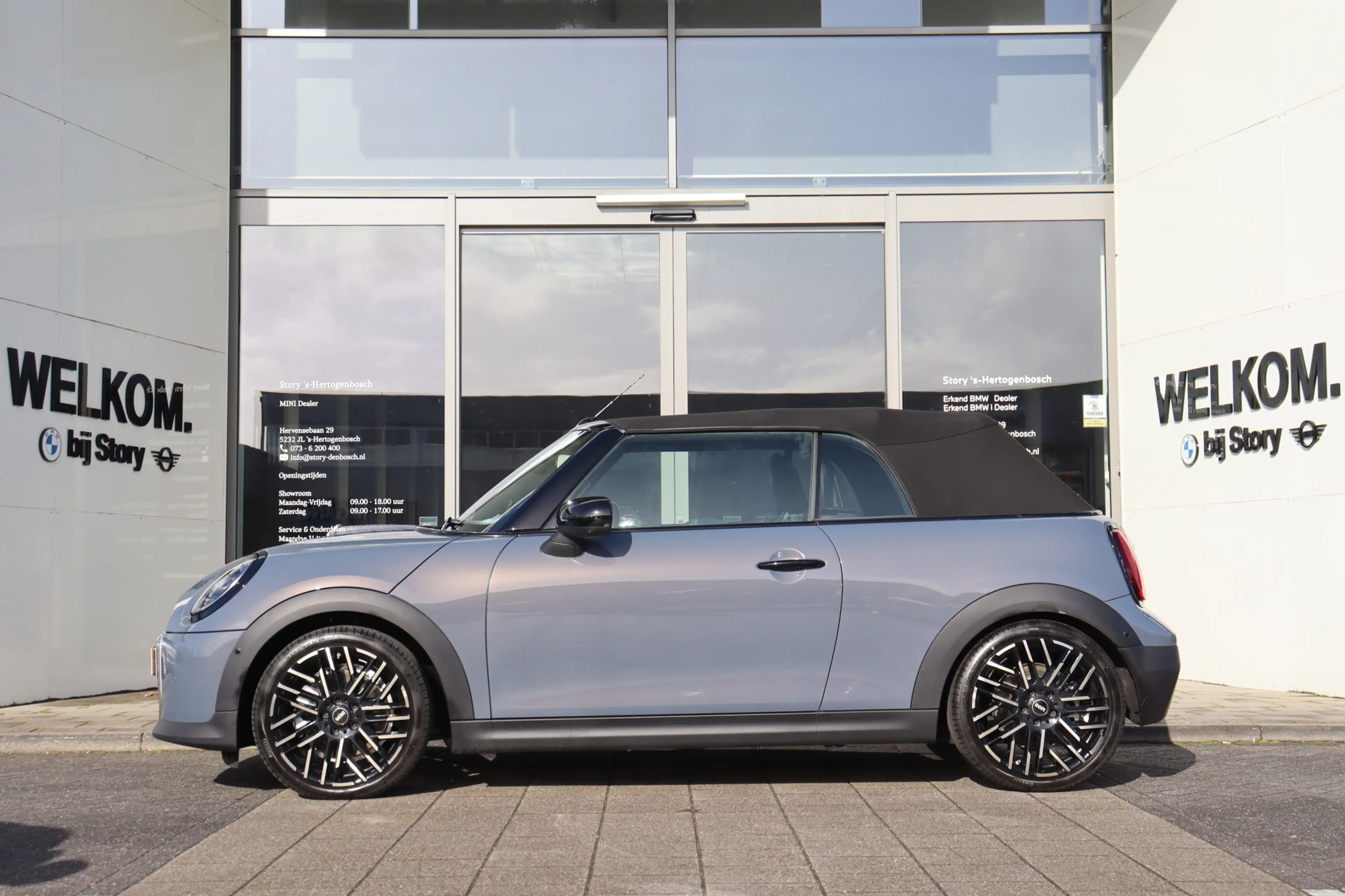 MINI Cooper C Cabrio Automaat / Favoured / Pakket L / 18" Night Flash S — photo 5