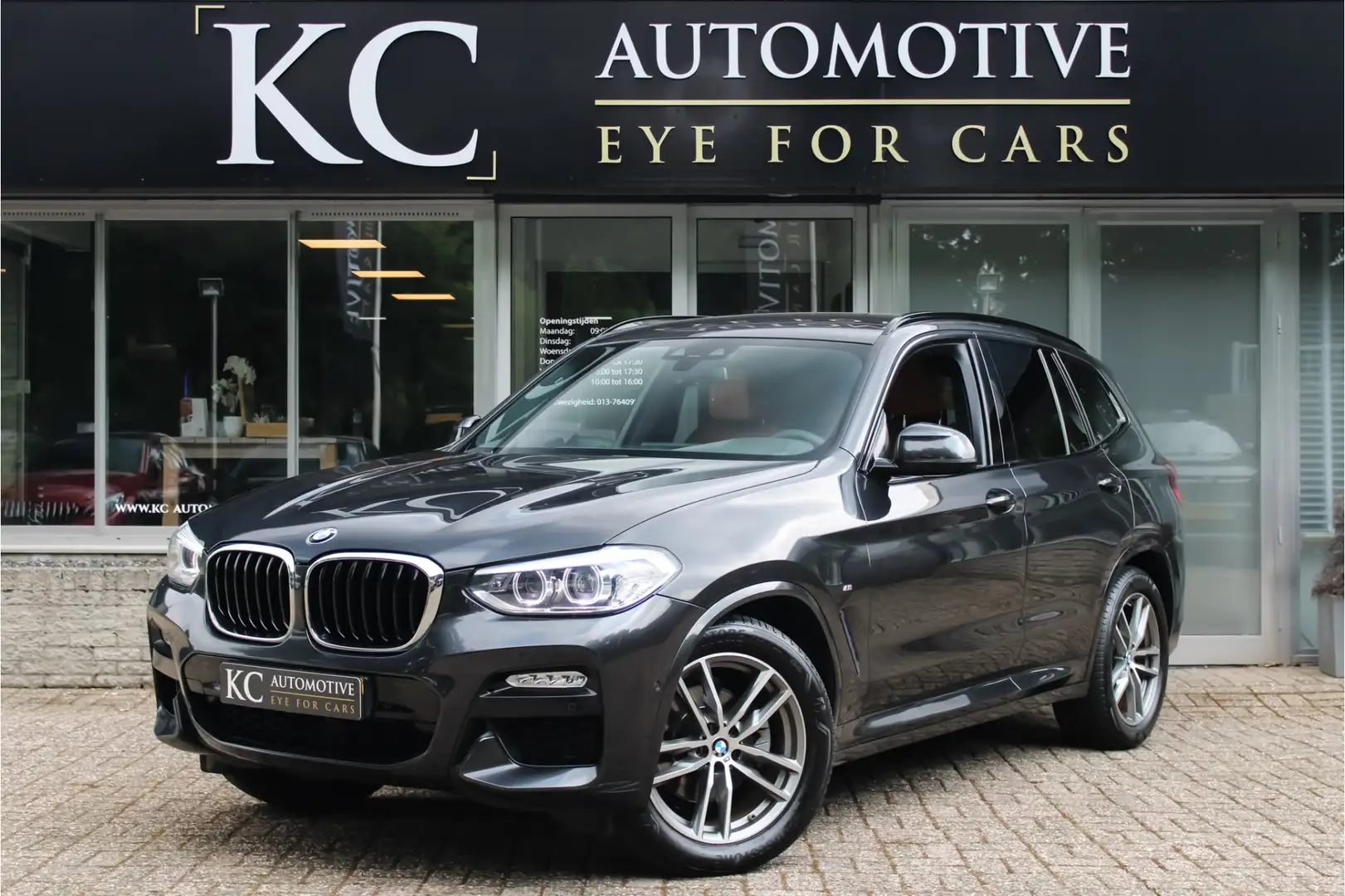 BMW X3 xDrive20i High M-Sport | Keyless | Trekhaak Grijs - 1