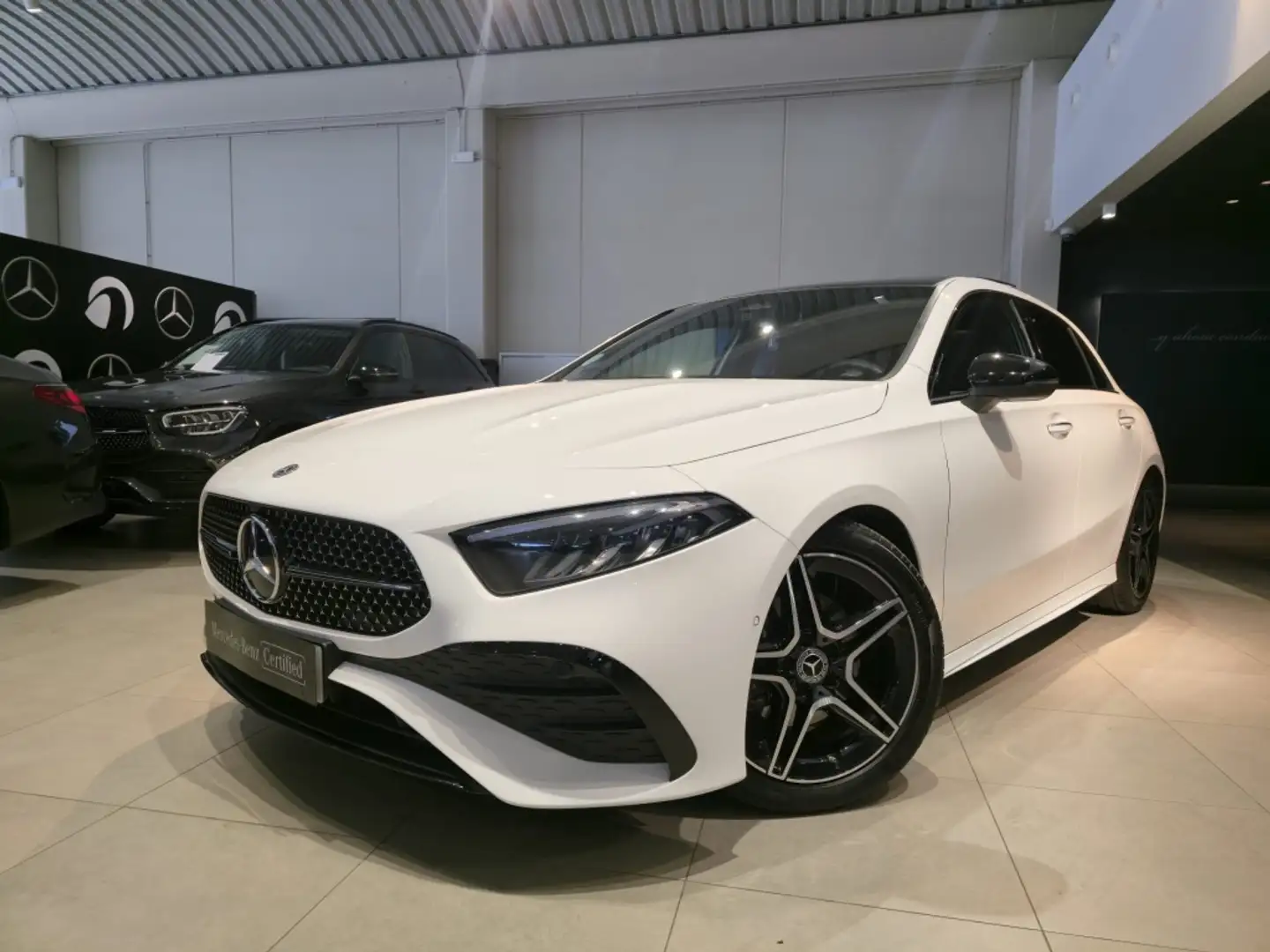 Mercedes-Benz A 180 Progressive Line Advanced 7G-DCT Weiß - 2