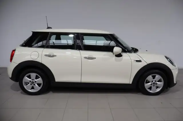 Mini One view 4