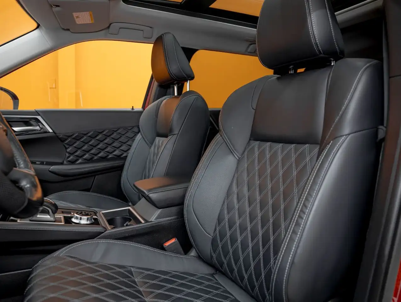 Mitsubishi Outlander снимка Mitsubishi Outlander