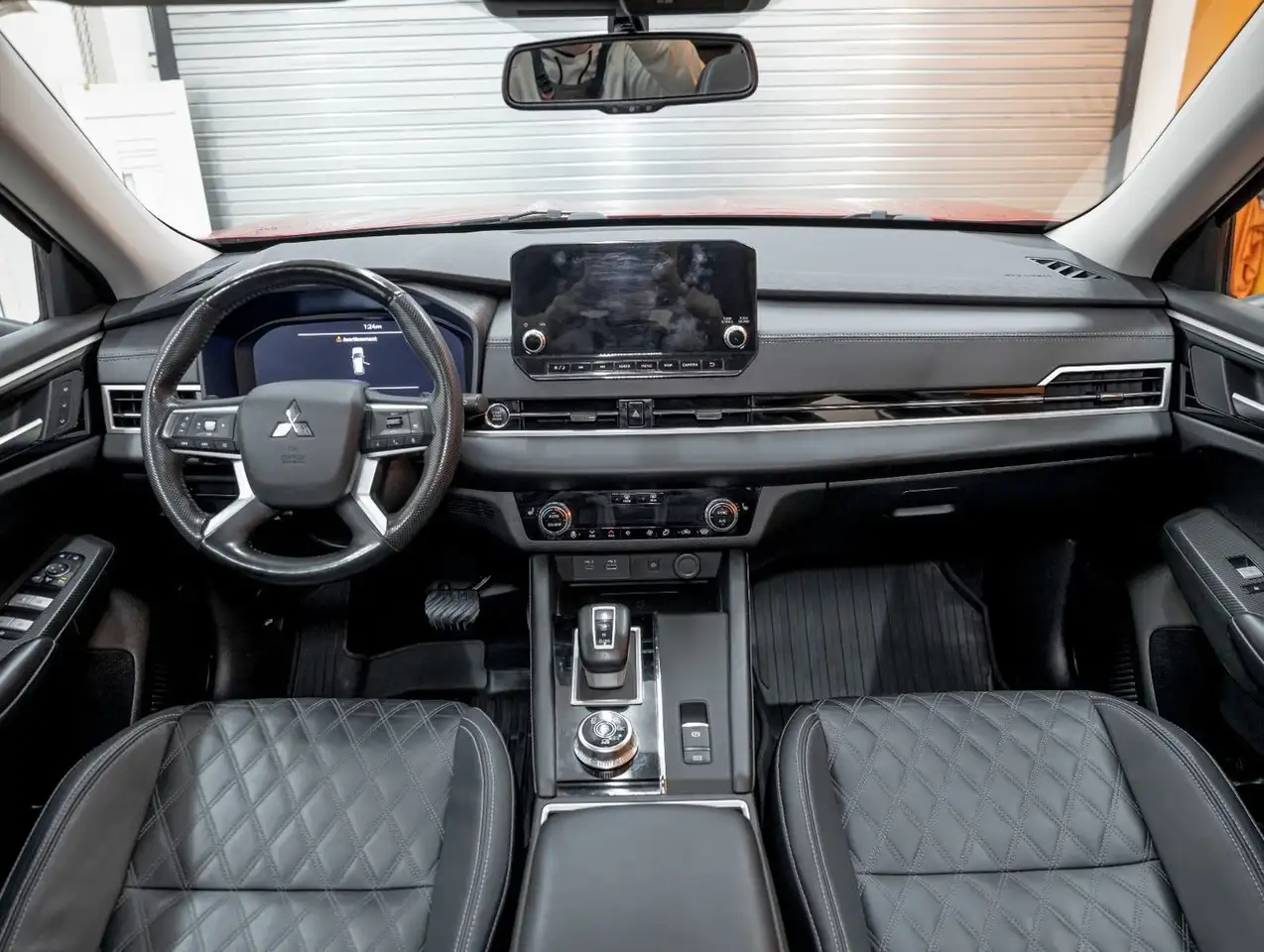Mitsubishi Outlander снимка Mitsubishi Outlander