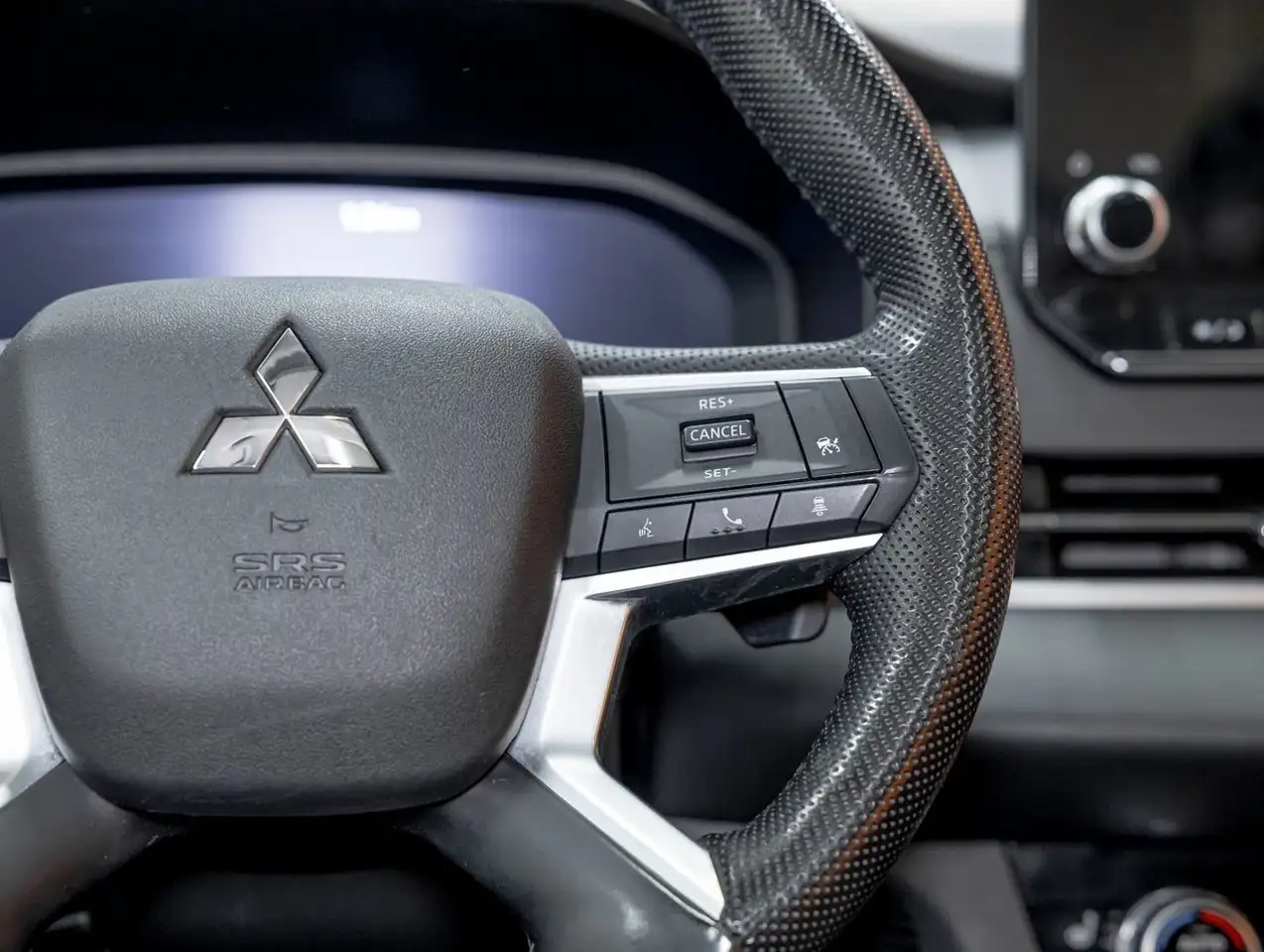 Mitsubishi Outlander снимка Mitsubishi Outlander
