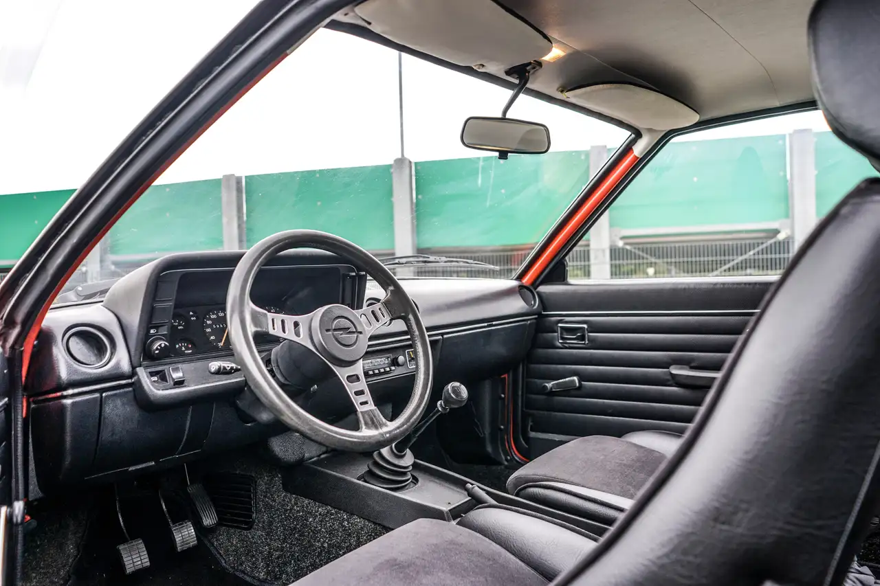 Opel Manta B GT/E unverbastelt , toller Zustand, foto 9