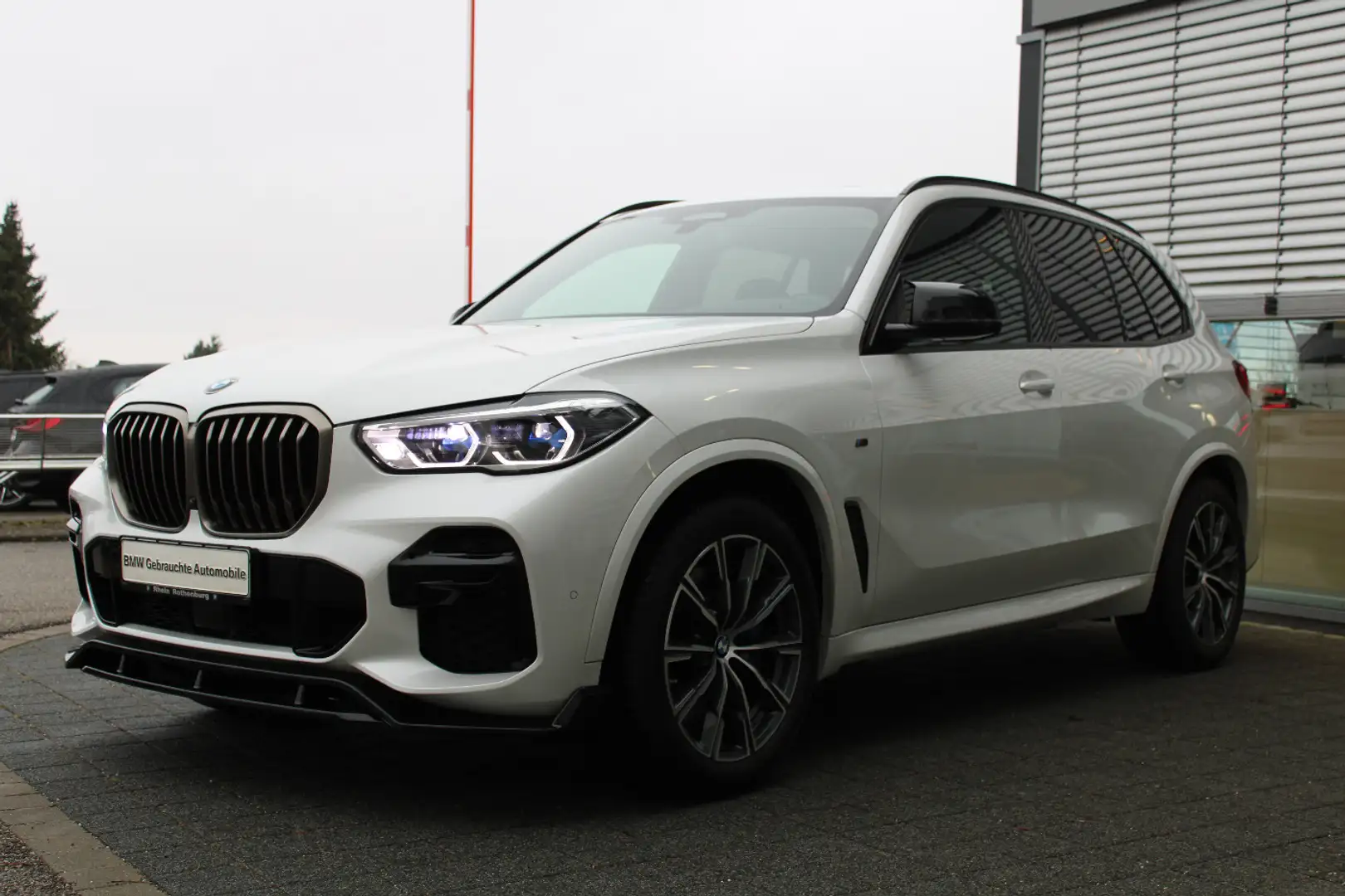 BMW X5 M 50i M Sport Laser Standhzg AHK ACC Pano Head Alb - 1