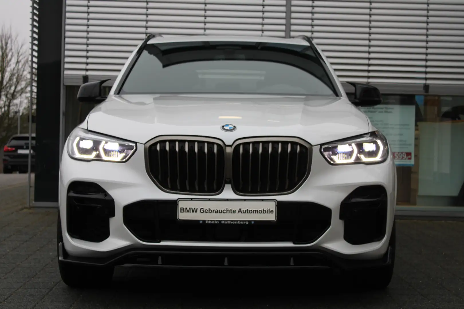 BMW X5 M 50i M Sport Laser Standhzg AHK ACC Pano Head Белый - 2