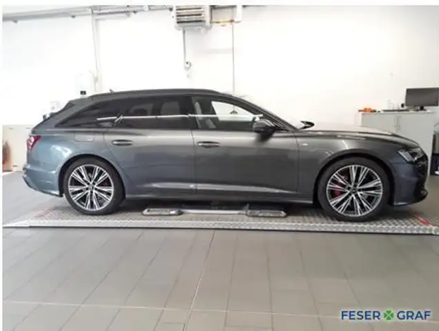 Audi A6 view 3