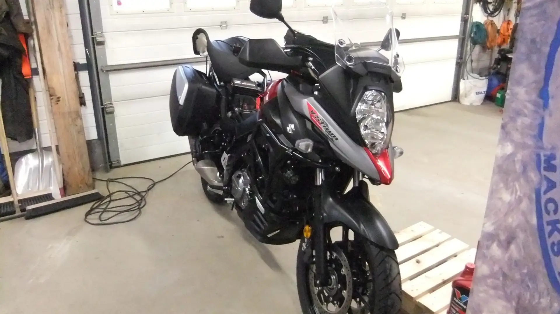 Suzuki V-Strom 650 Roşu - 2