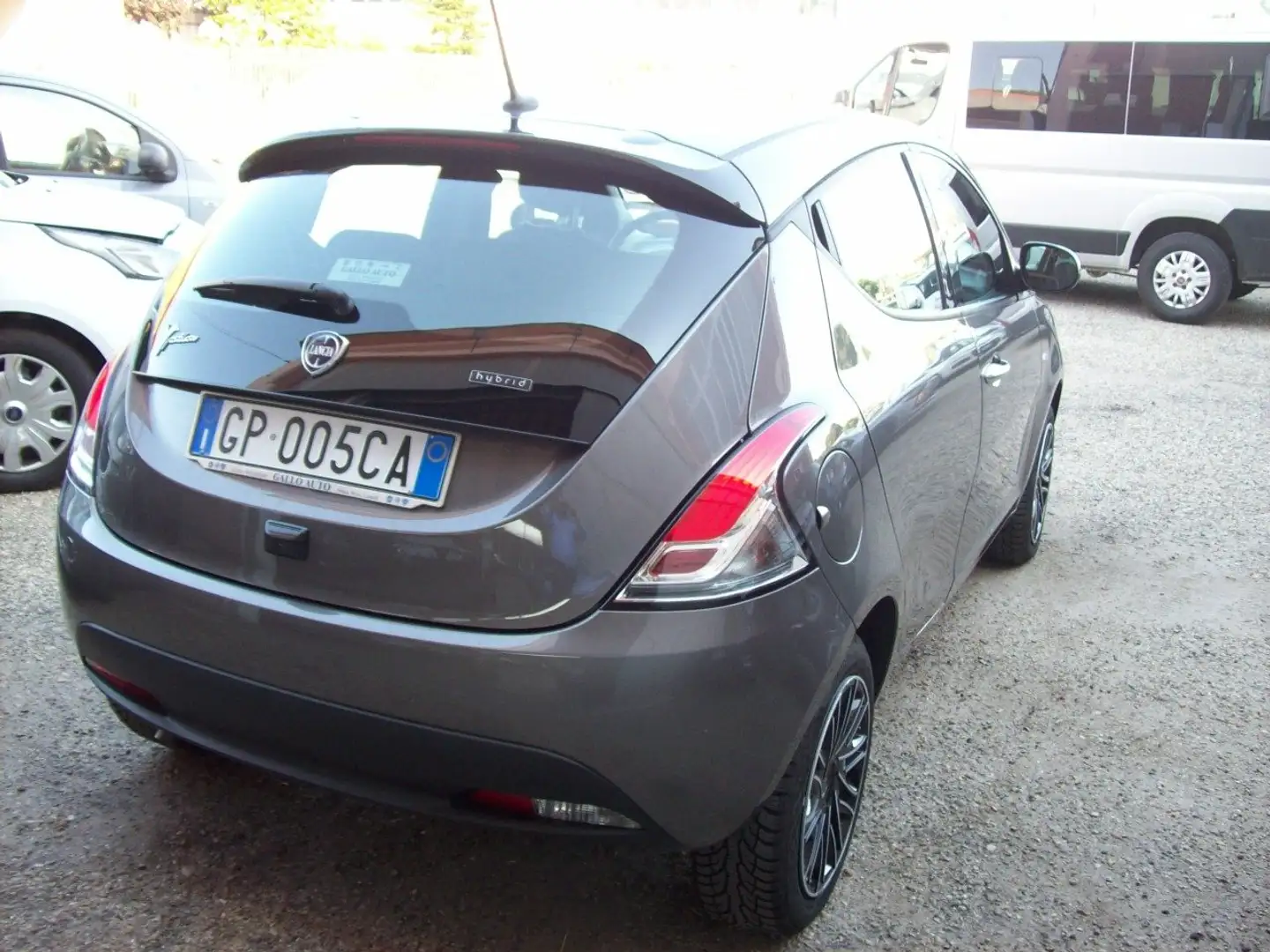 Lancia Ypsilon Ypsilon III 2021 1.0 firefly hybrid Gold Plus s Grigio - 1